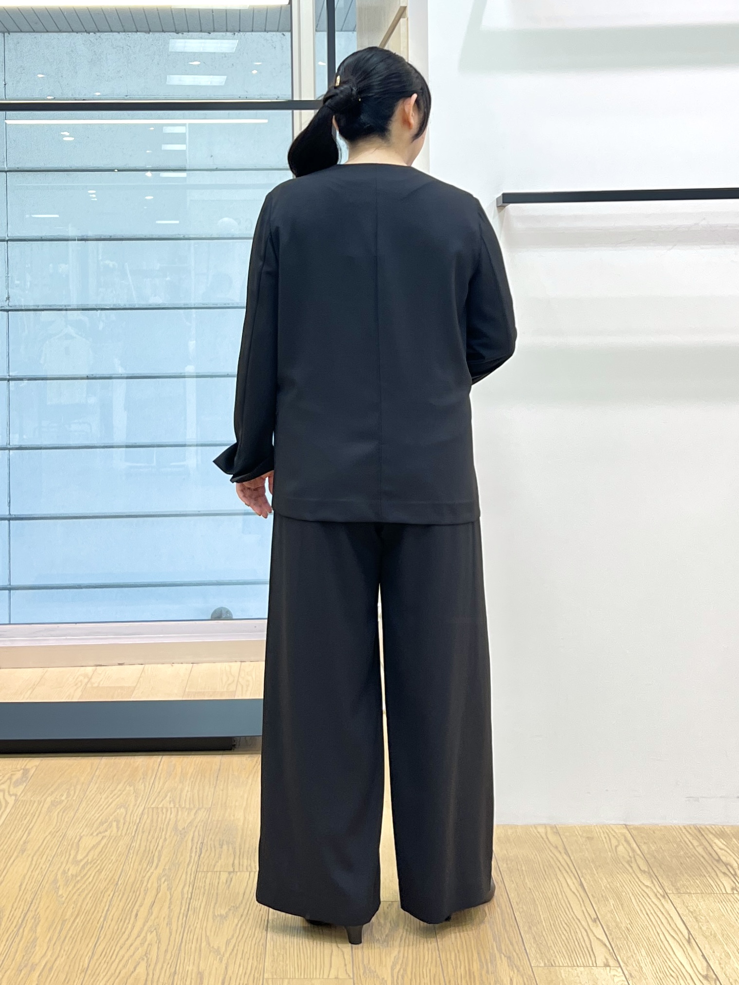 shimaさんの「INDIVI｜【さらに軽く軽快！／着る日傘】ノーカラージャケット」を使ったコーディネート