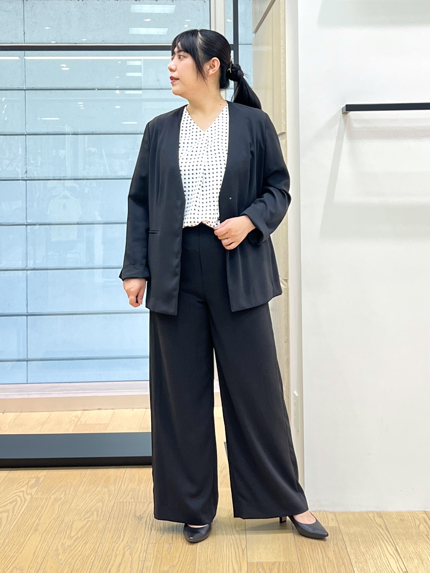 shimaさんの「INDIVI｜【さらに軽く軽快！／着る日傘】ノーカラージャケット」を使ったコーディネート