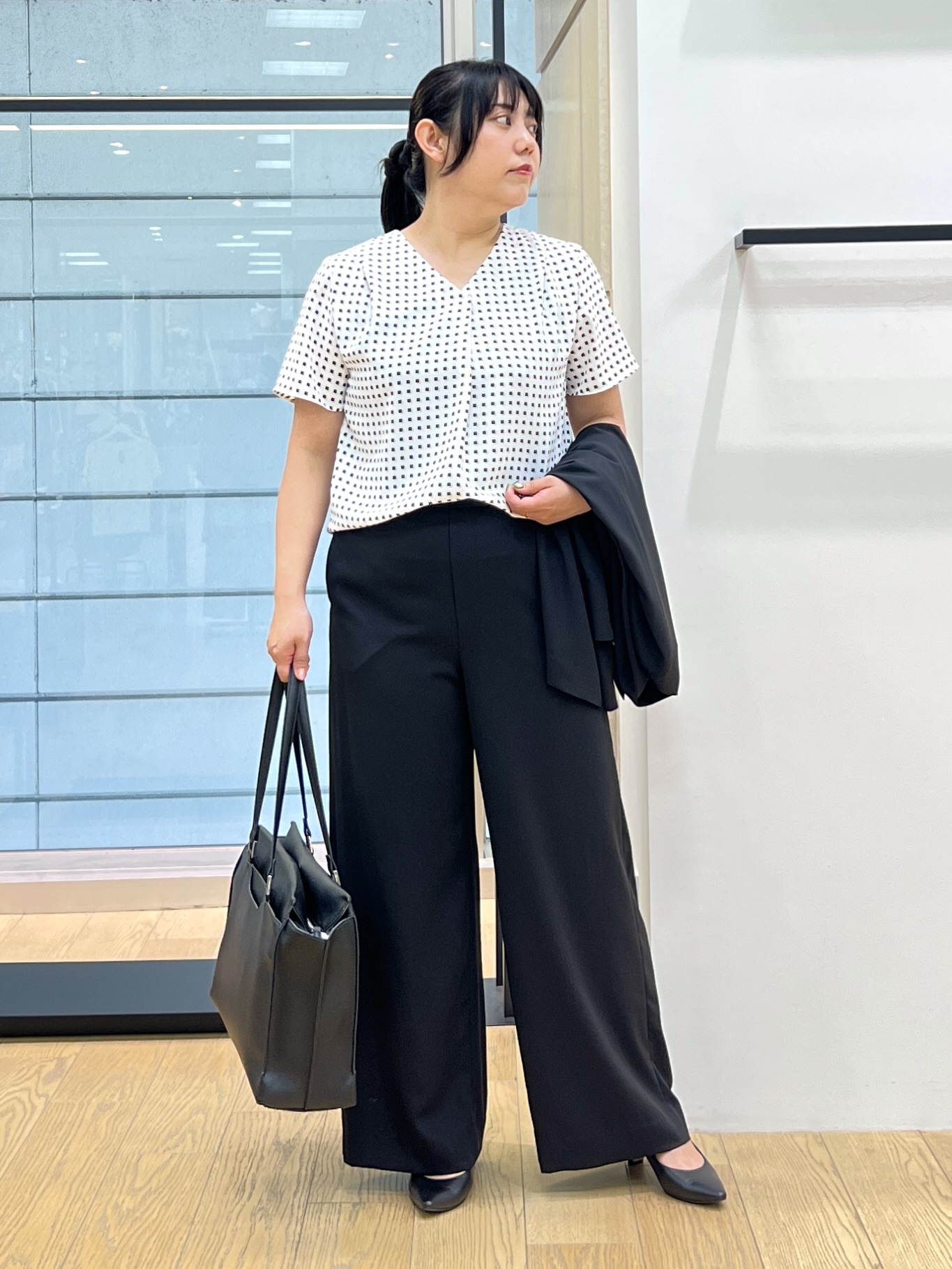 shimaさんの「INDIVI｜【さらに軽く軽快！／着る日傘】ノーカラージャケット」を使ったコーディネート