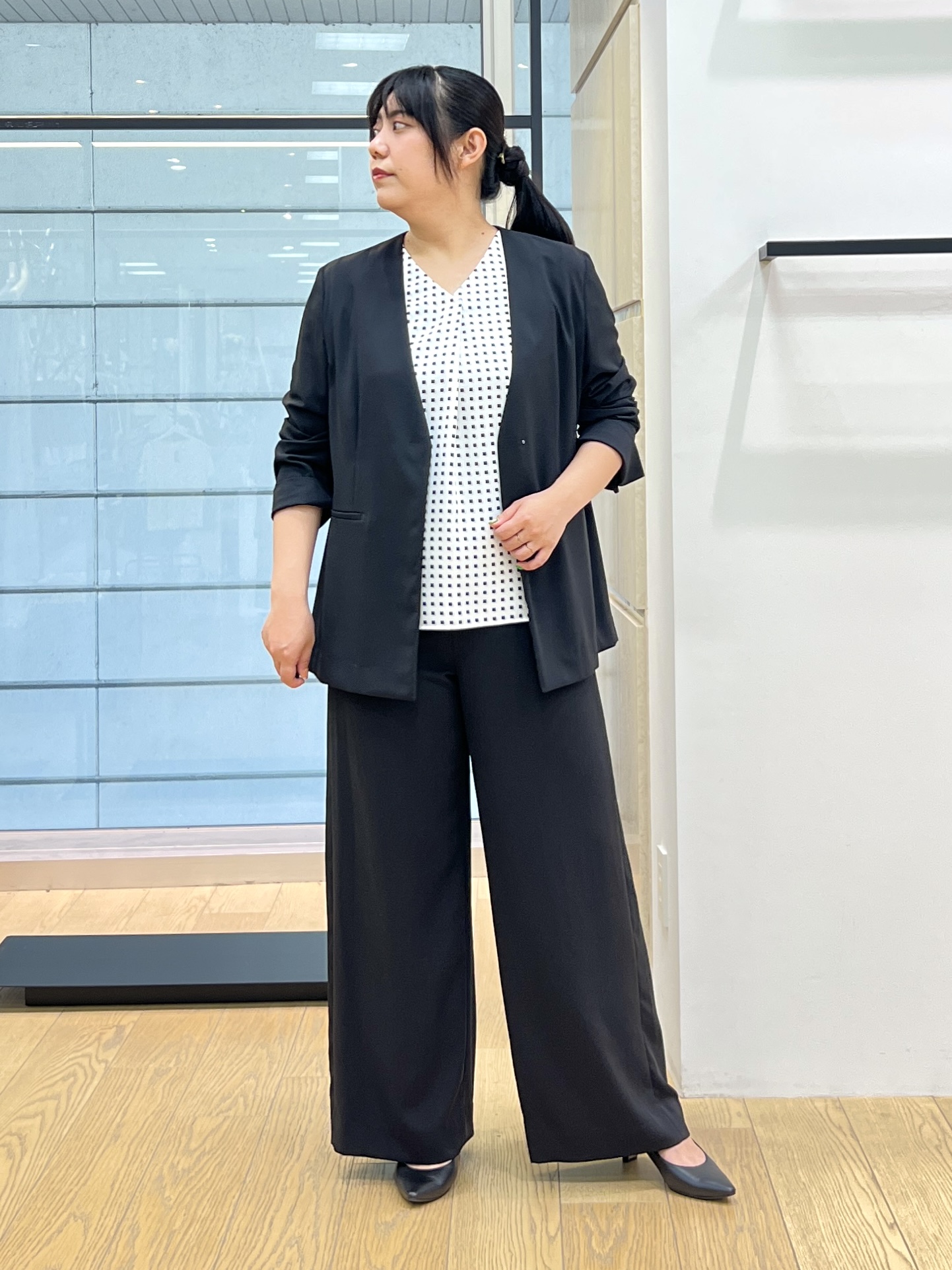 shimaさんの「INDIVI｜【さらに軽く軽快！／着る日傘】ノーカラージャケット」を使ったコーディネート