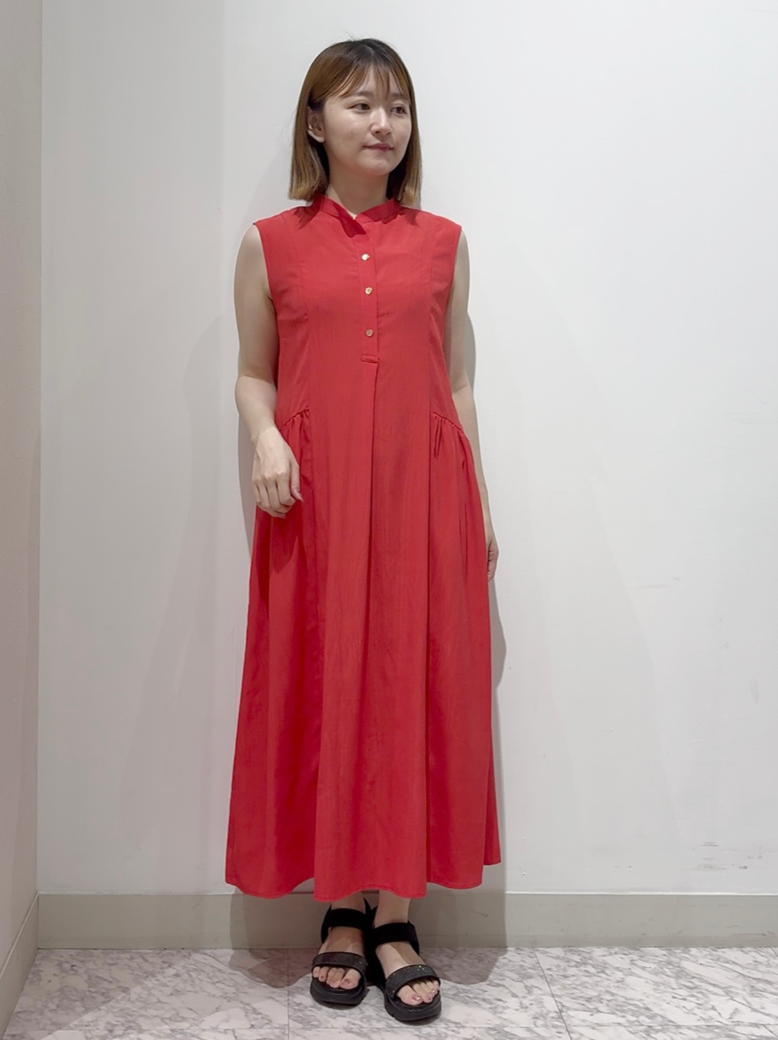 しかっちさんの「grove｜【低身長さんも選べる着丈・洗濯機◎】テントラインワンピース」を使ったコーディネート