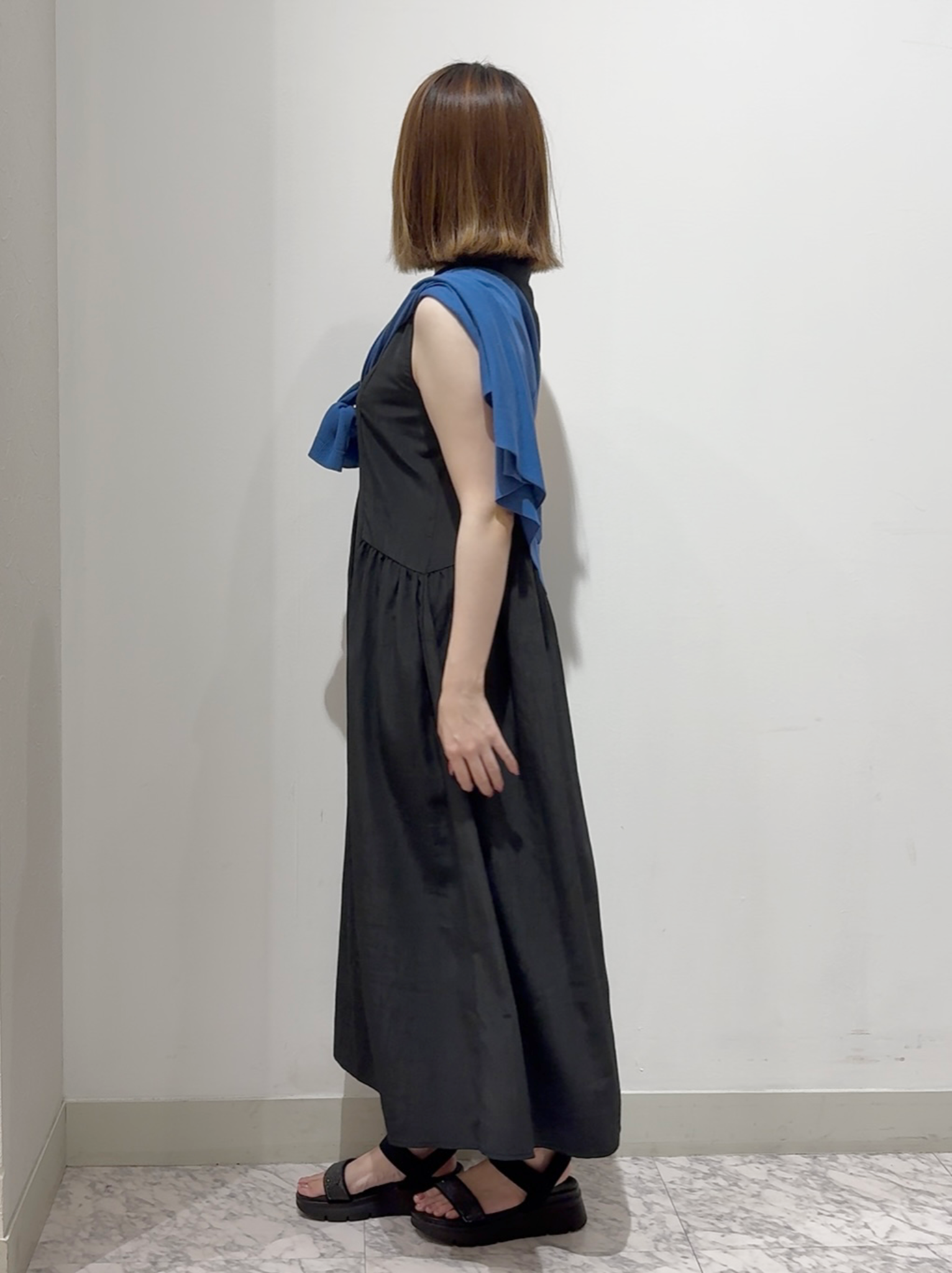 しかっちさんの「grove｜【低身長さんも選べる着丈・洗濯機◎】テントラインワンピース」を使ったコーディネート