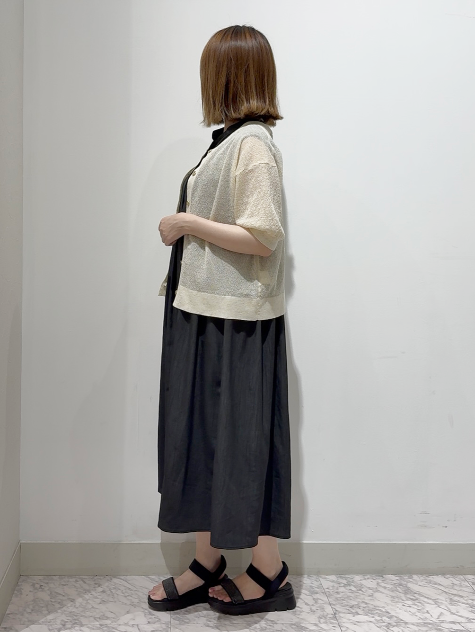 しかっちさんの「grove｜【低身長さんも選べる着丈・洗濯機◎】テントラインワンピース」を使ったコーディネート