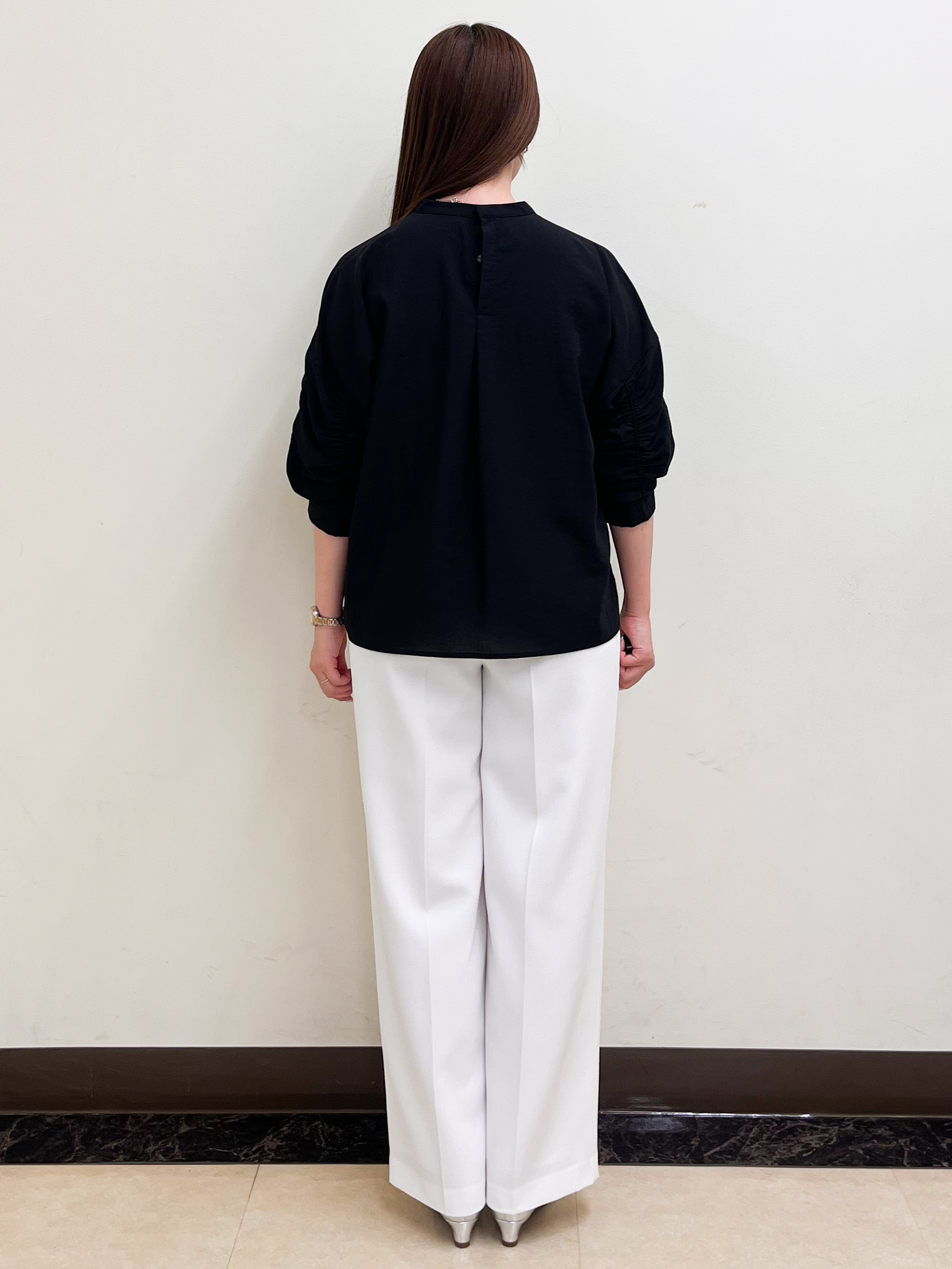 mikikoさんの「Reflect｜【手洗い可】プチハイネック ギャザーブラウス」を使ったコーディネート