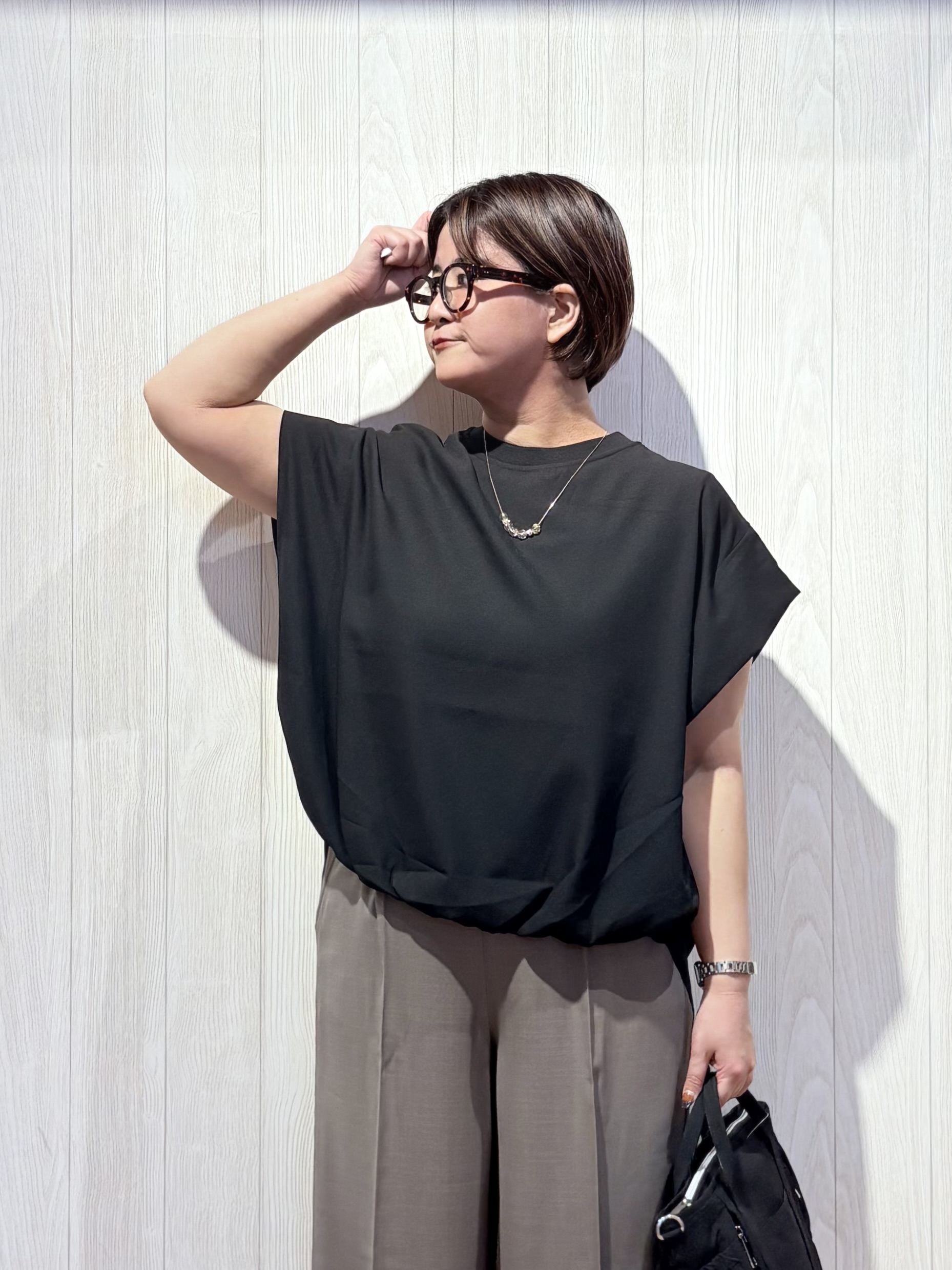 砂糖さんの「SHOO･LA･RUE｜【洗濯機可/体型カバー】インせずこなれる ふんわり裾バルーントップス」を使ったコーディネート