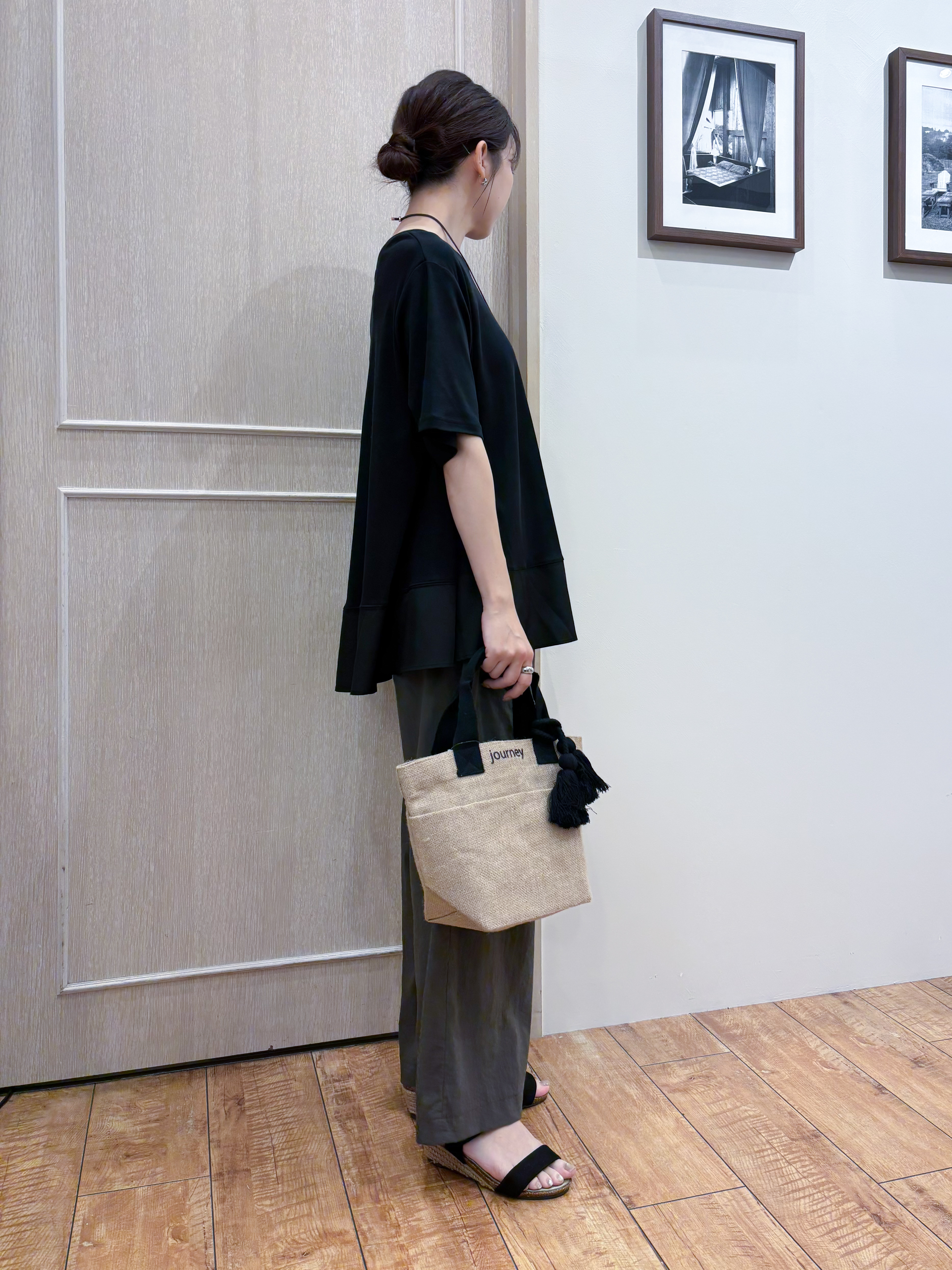 なみさんの「SHOO･LA･RUE｜【ひんやり/UV/抗菌防臭】体型カバーも叶う 裾切り替えAライントップス」を使ったコーディネート