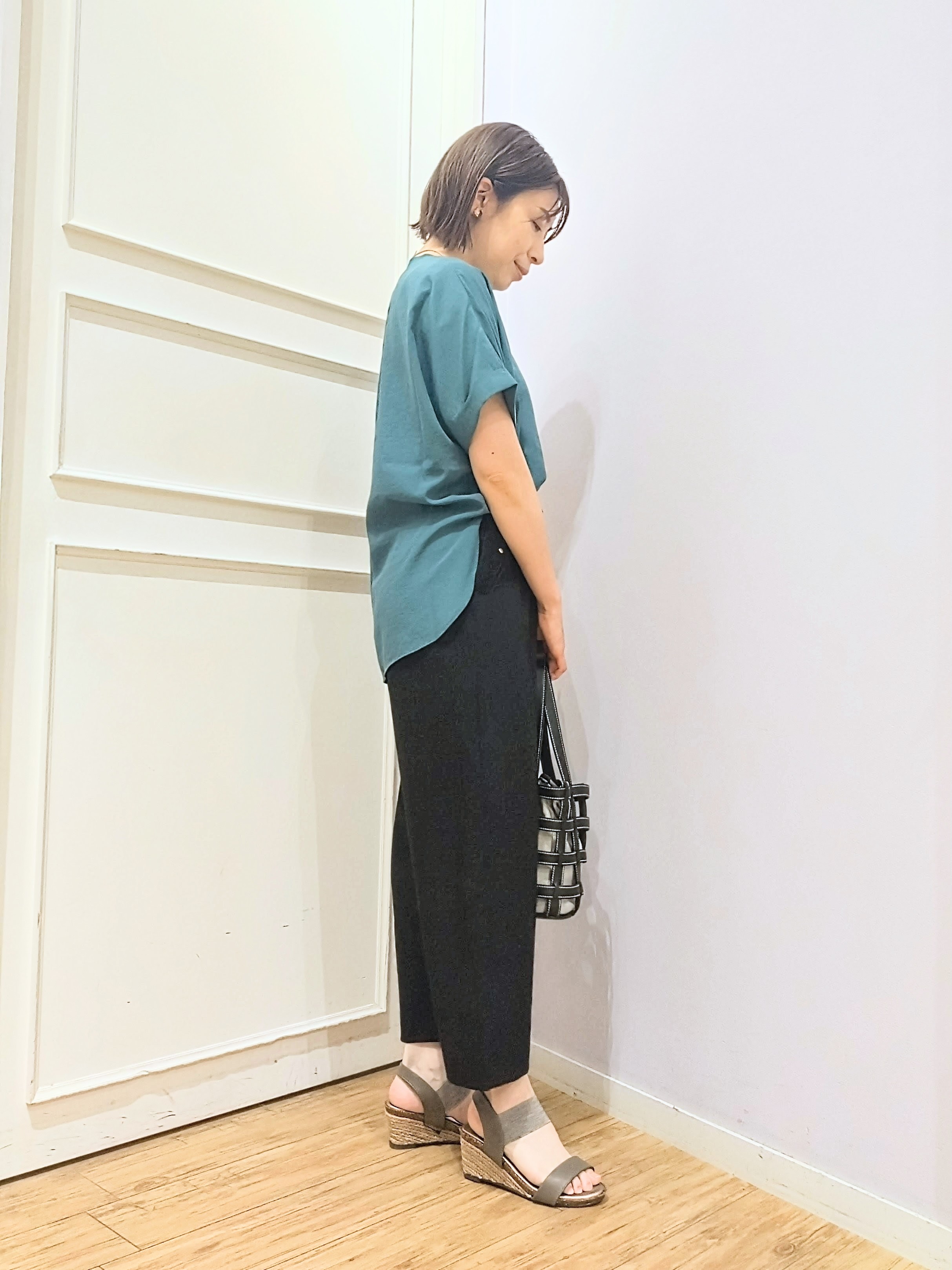 miomioさんの「SHOO･LA･RUE｜【ひんやり/着丈選べる/体型カバー】洗濯後しわになりにくい さらさらドルマンブラウス」を使ったコーディネート