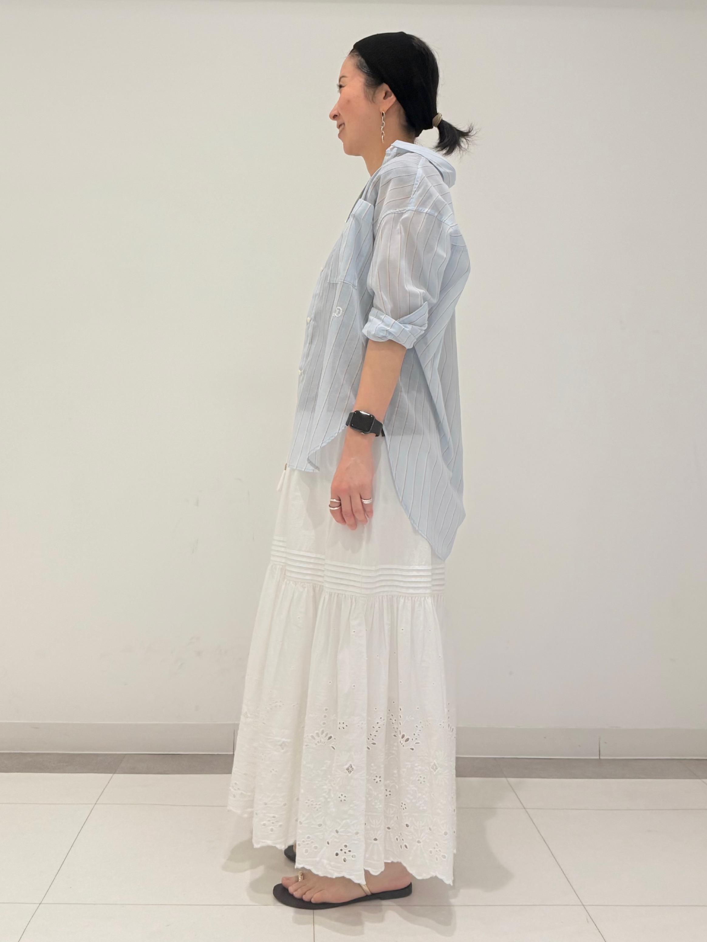 MIYAKAWAさんの「DRESSTERIOR｜シアー ストライプシャツ」を使ったコーディネート