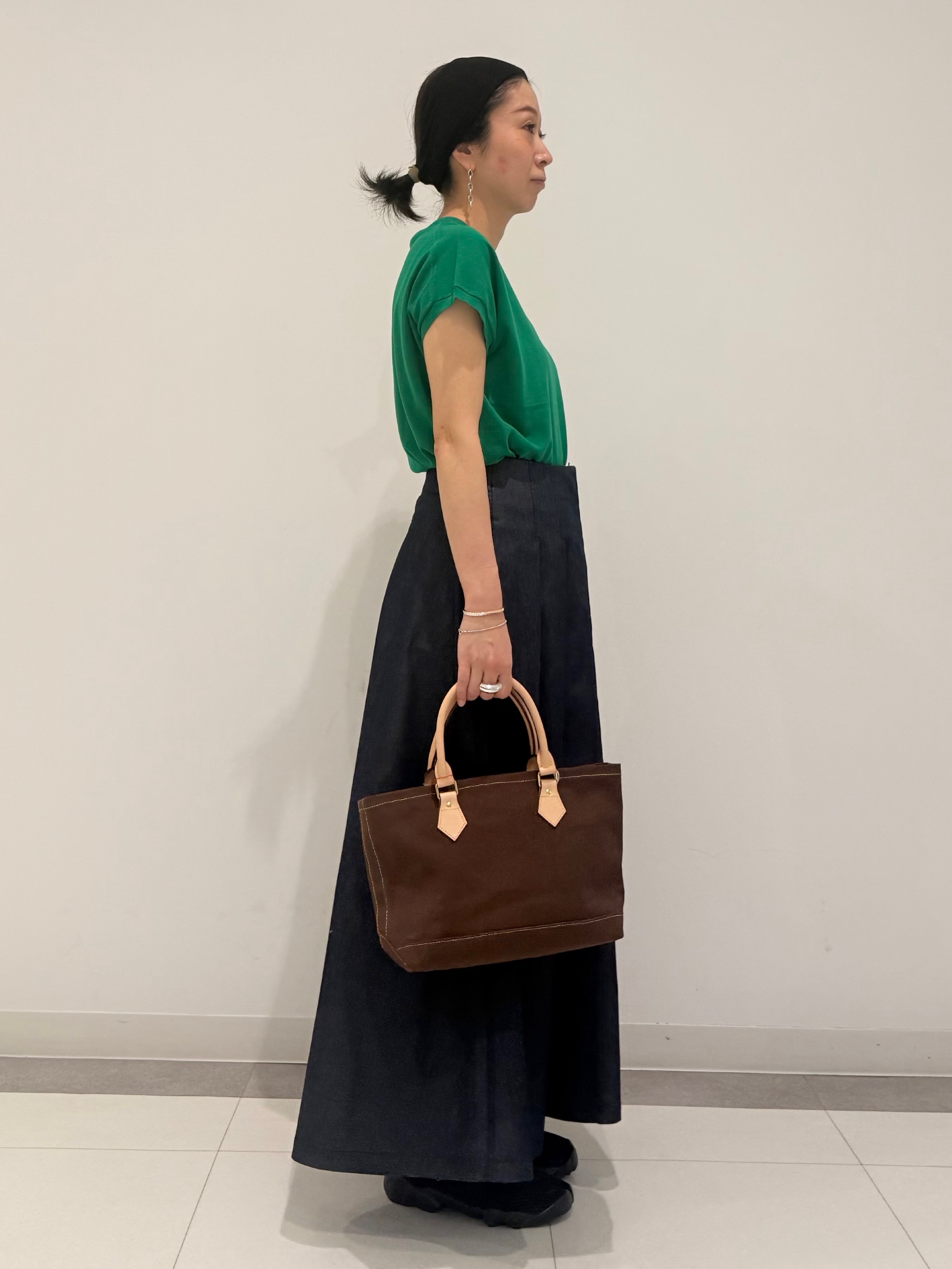 MIYAKAWAさんの「DRESSTERIOR｜【ウォッシャブル】コットンシルクフレンチスリーブニット」を使ったコーディネート