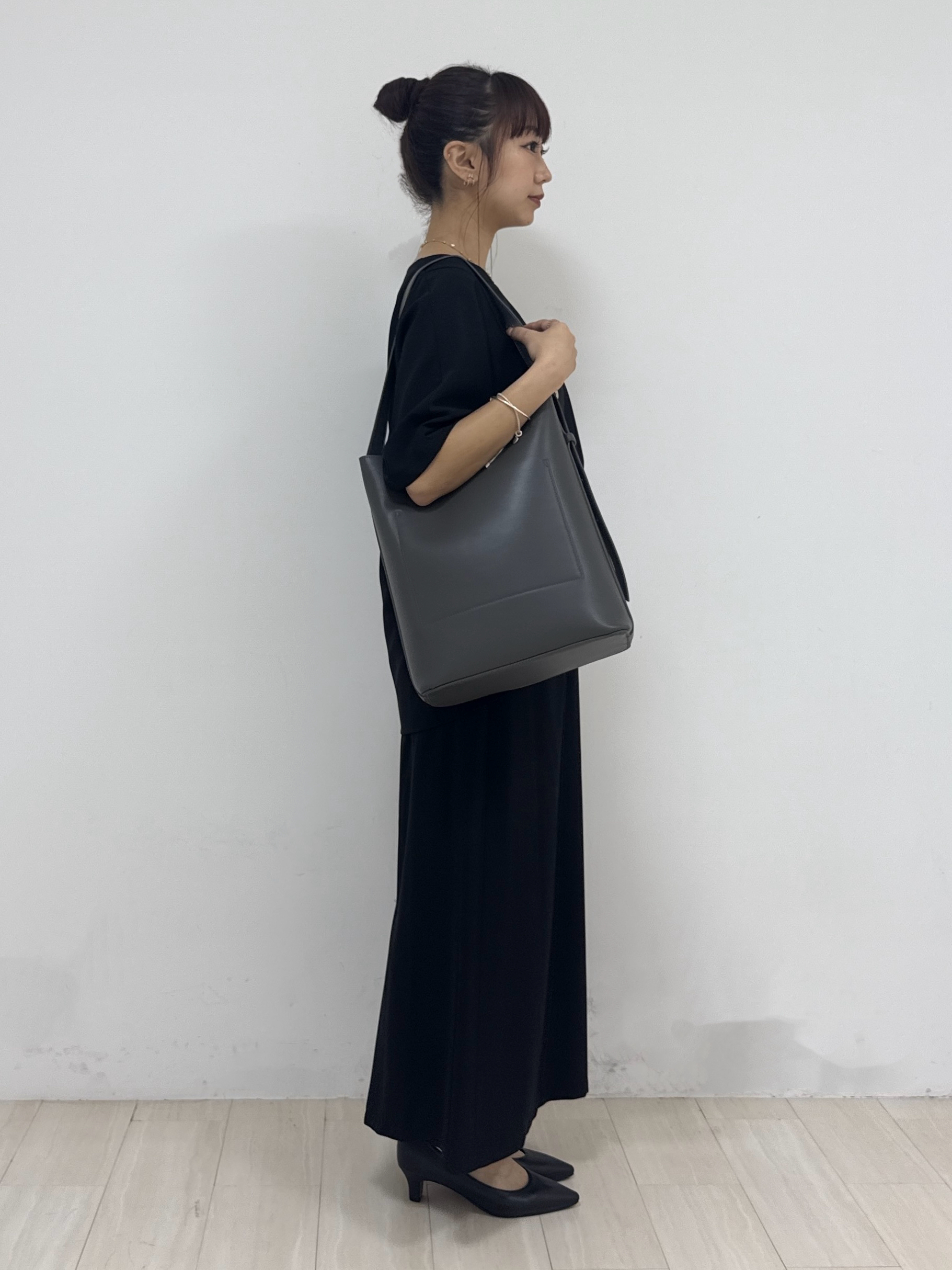 萩原 優里菜さんの「INDIVI｜【着る日傘】ドルマントップス」を使ったコーディネート