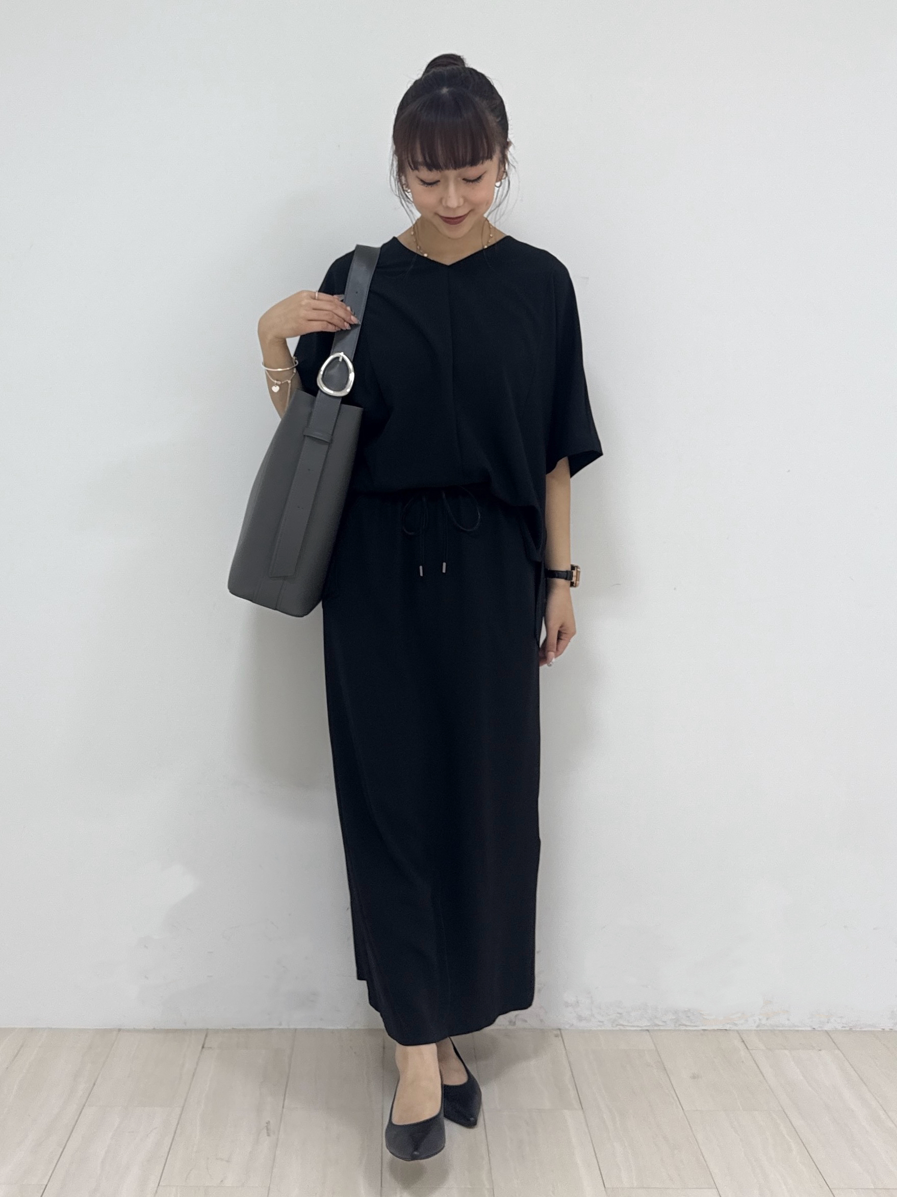 萩原 優里菜さんの「INDIVI｜【着る日傘】ドルマントップス」を使ったコーディネート