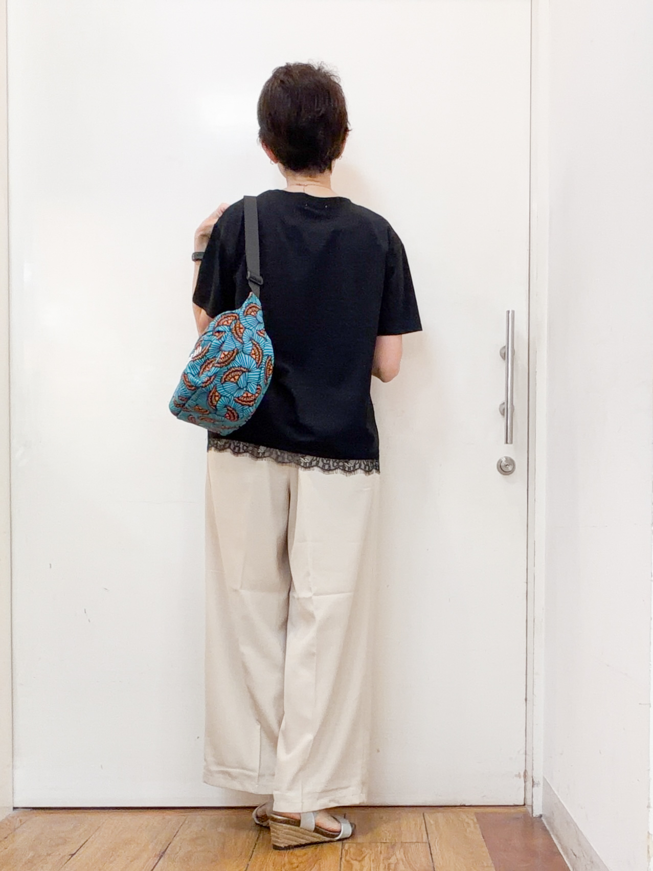 みぃさんの「SHOO･LA･RUE｜【ひんやり/着丈選べる/洗濯機可/S-LL】ウエストボタンがアクセント センタープレスワイドパンツ」を使ったコーディネート