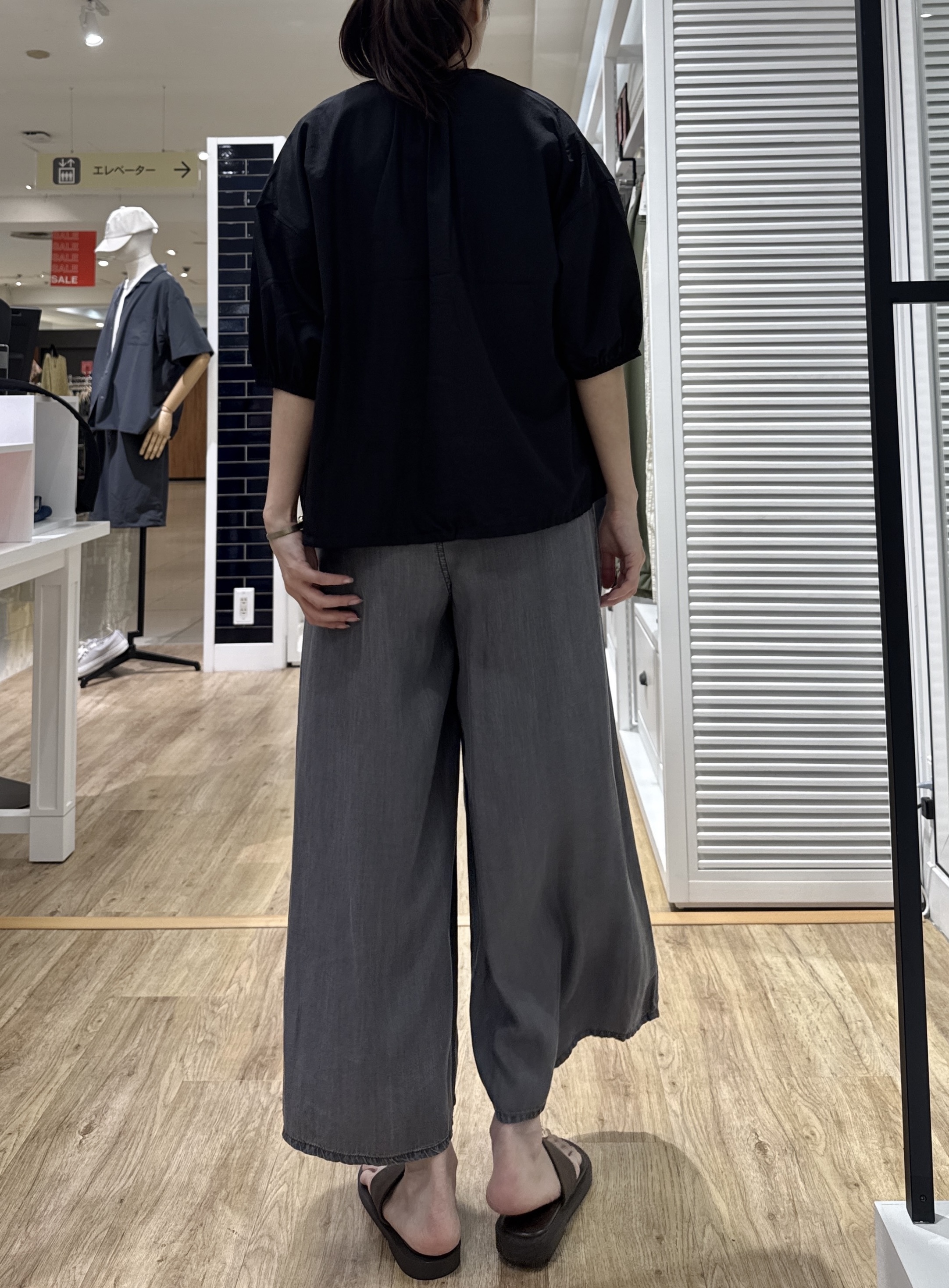 Junさんの「Dessin｜【高通気/セットアップ可】ハーフスリーブドロストシャツブラウス」を使ったコーディネート