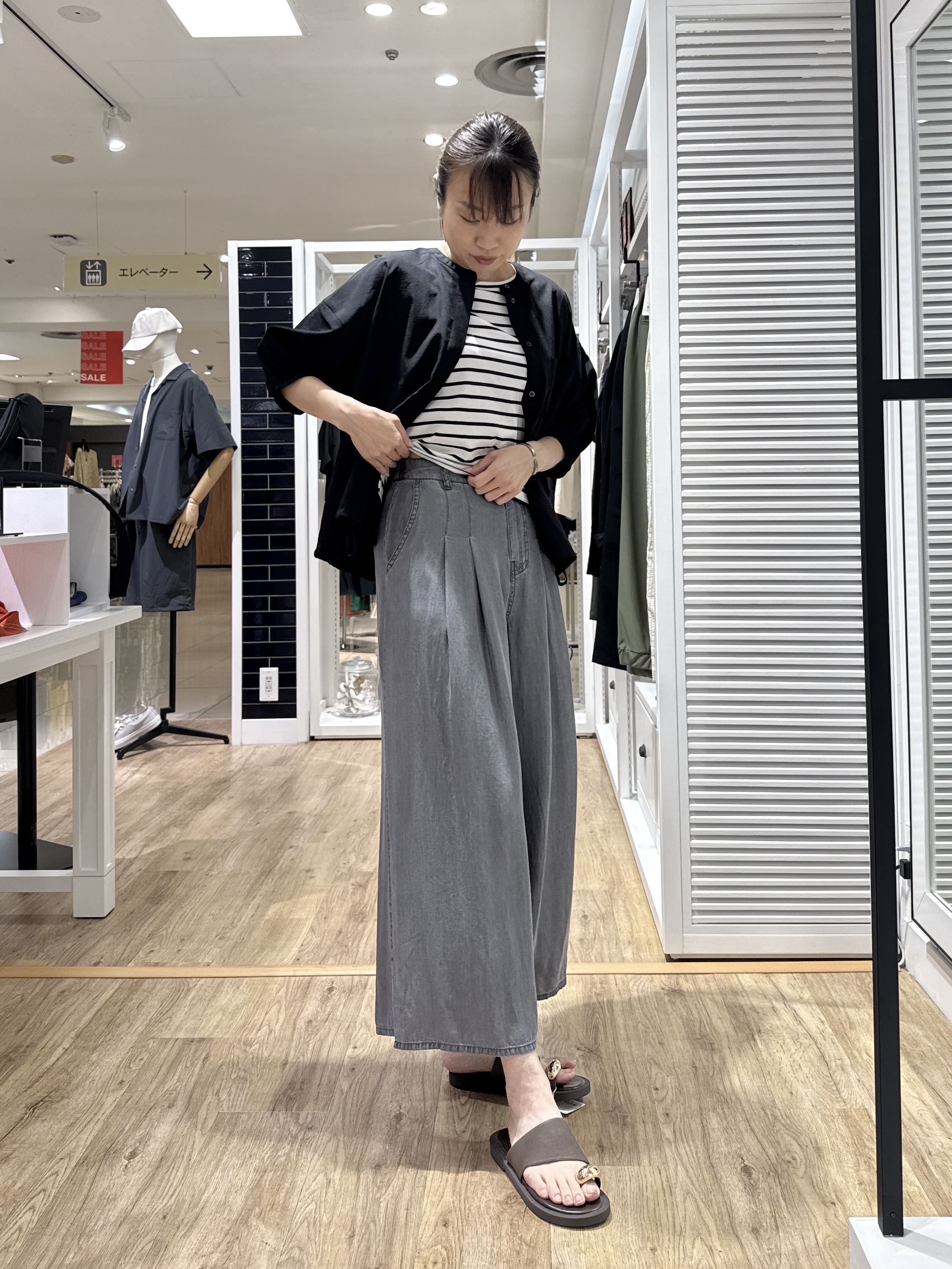 Junさんの「Dessin｜【高通気/セットアップ可】ハーフスリーブドロストシャツブラウス」を使ったコーディネート