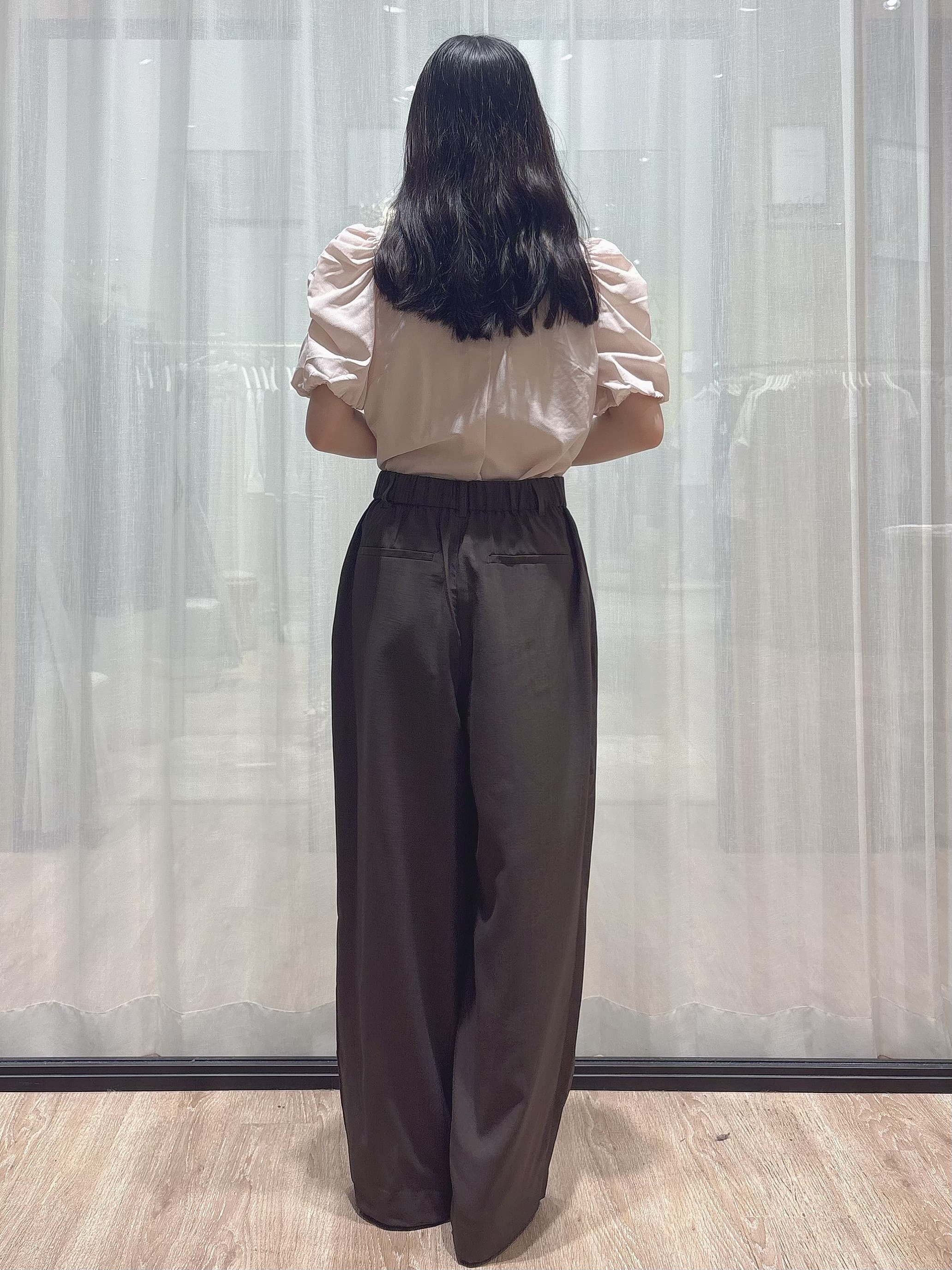 ぞうげさんの「OPAQUE.CLIP｜【接触冷感／防シワ】シャーリングスリーブブラウス《洗濯機OK》」を使ったコーディネート