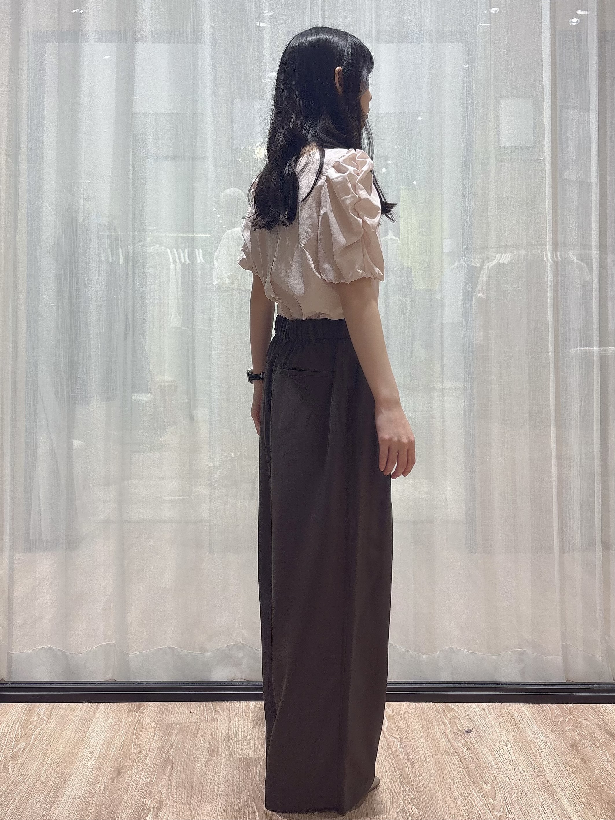 ぞうげさんの「OPAQUE.CLIP｜【接触冷感／防シワ】シャーリングスリーブブラウス《洗濯機OK》」を使ったコーディネート
