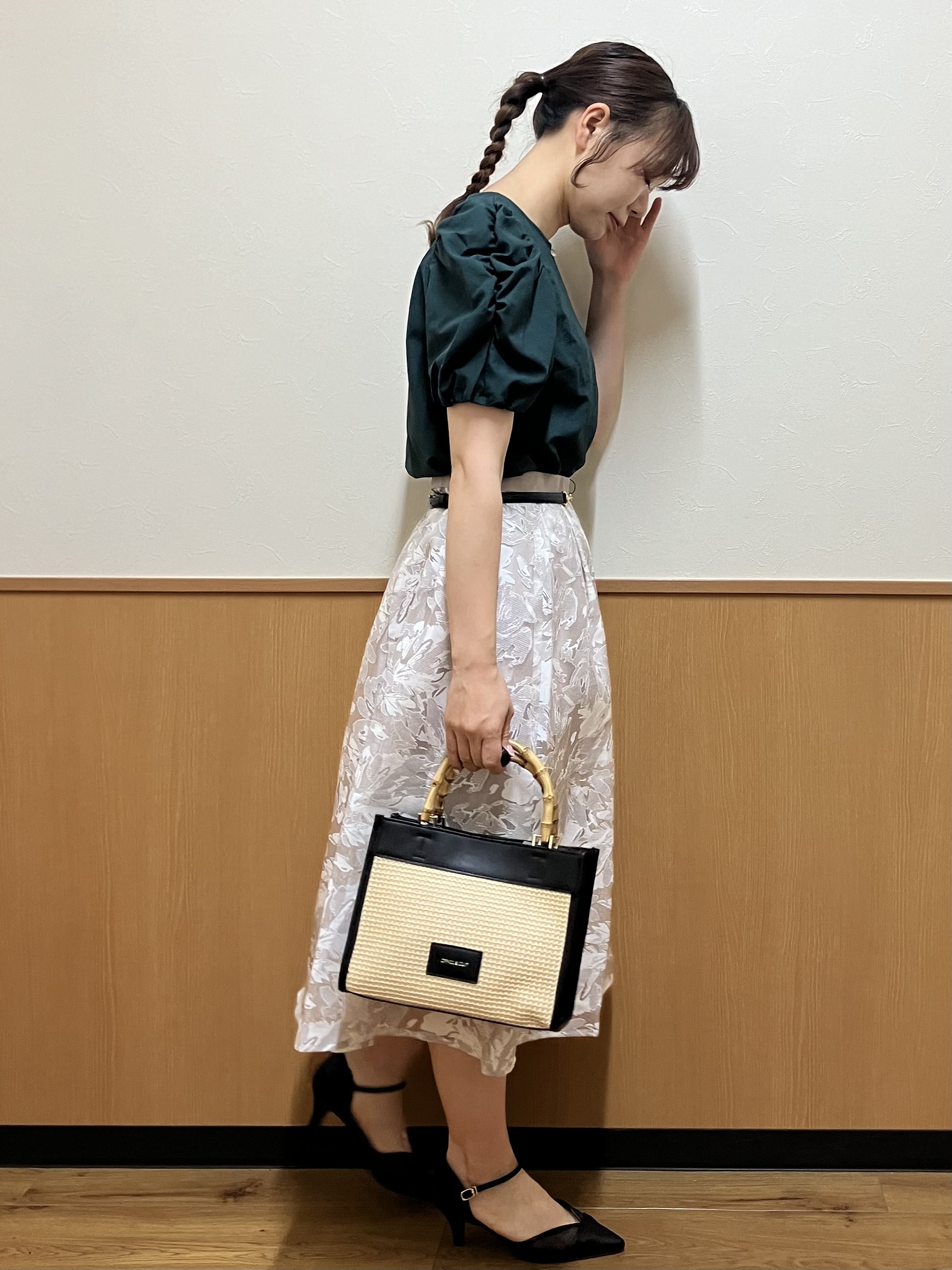 MAYUKIさんの「index｜【接触冷感／防シワ】シャーリングスリーブブラウス《洗濯機OK》」を使ったコーディネート
