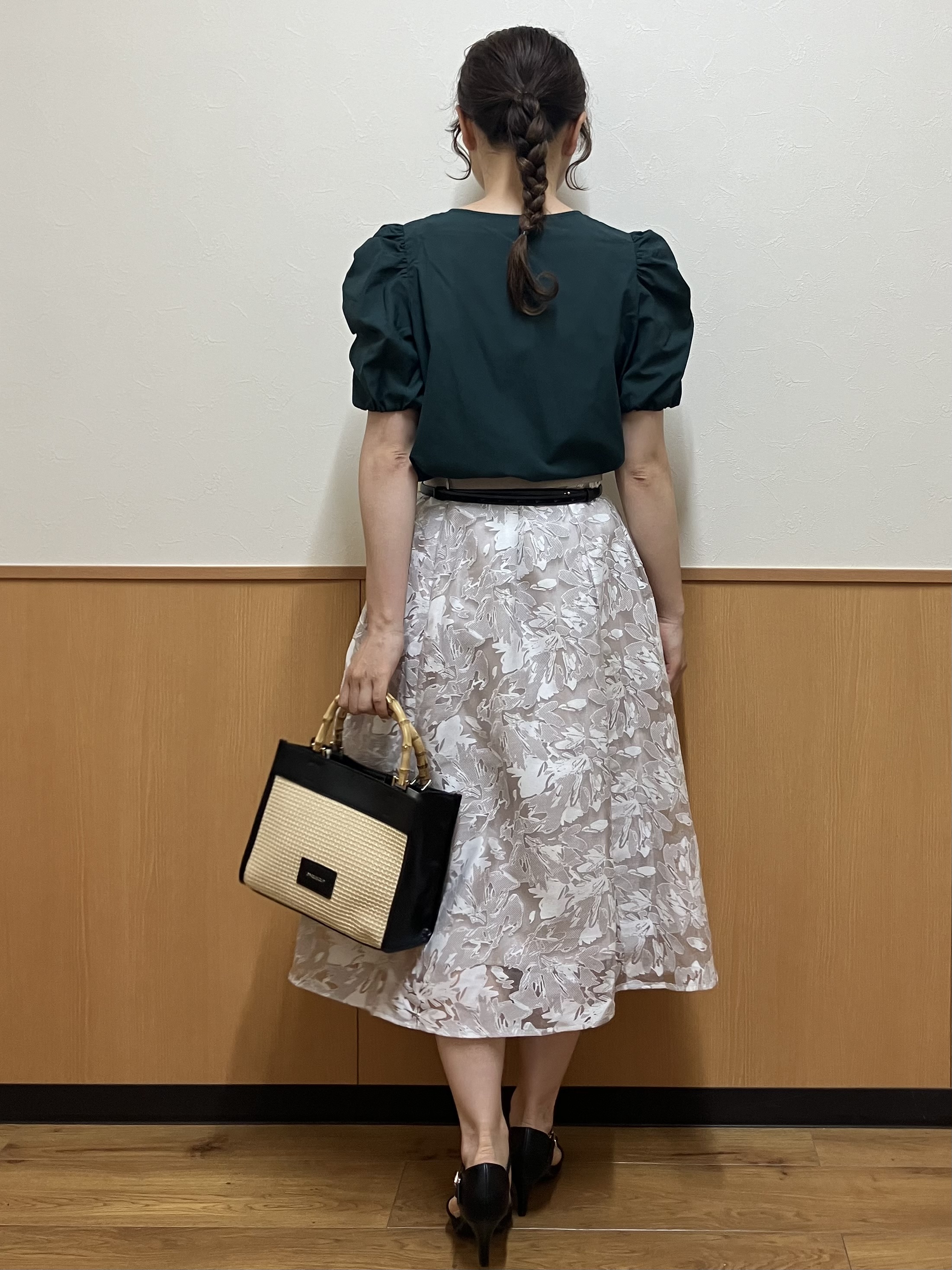 MAYUKIさんの「index｜【接触冷感／防シワ】シャーリングスリーブブラウス《洗濯機OK》」を使ったコーディネート