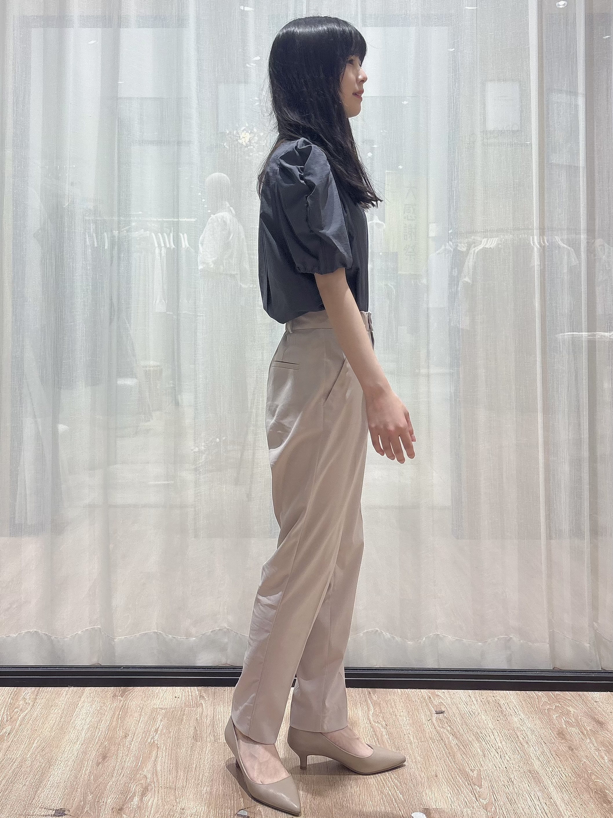 ぞうげさんの「OPAQUE.CLIP｜【接触冷感／防シワ】シャーリングスリーブブラウス《洗濯機OK》」を使ったコーディネート