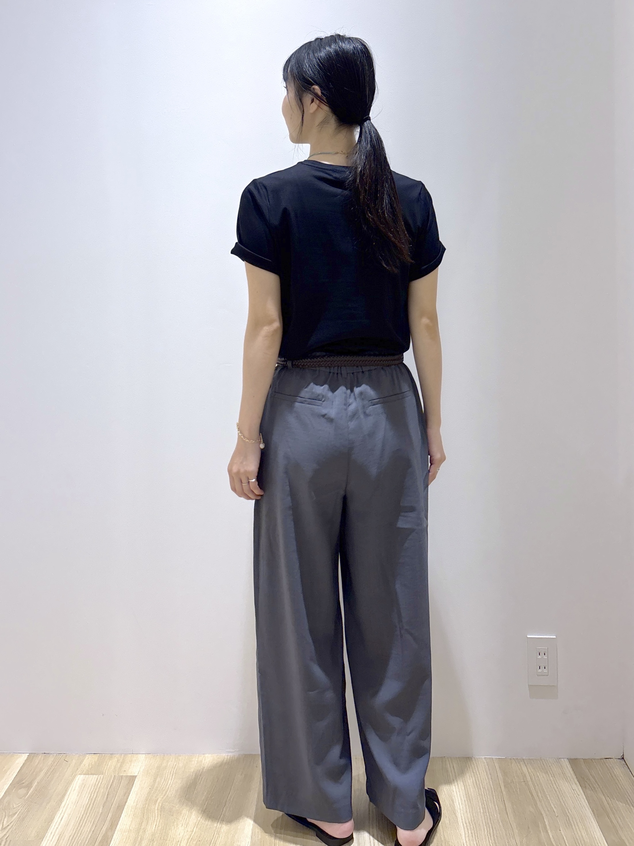 sachikoさんの「OPAQUE.CLIP｜ラメメッシュ フレンチスリーブニット【洗濯機OK】」を使ったコーディネート
