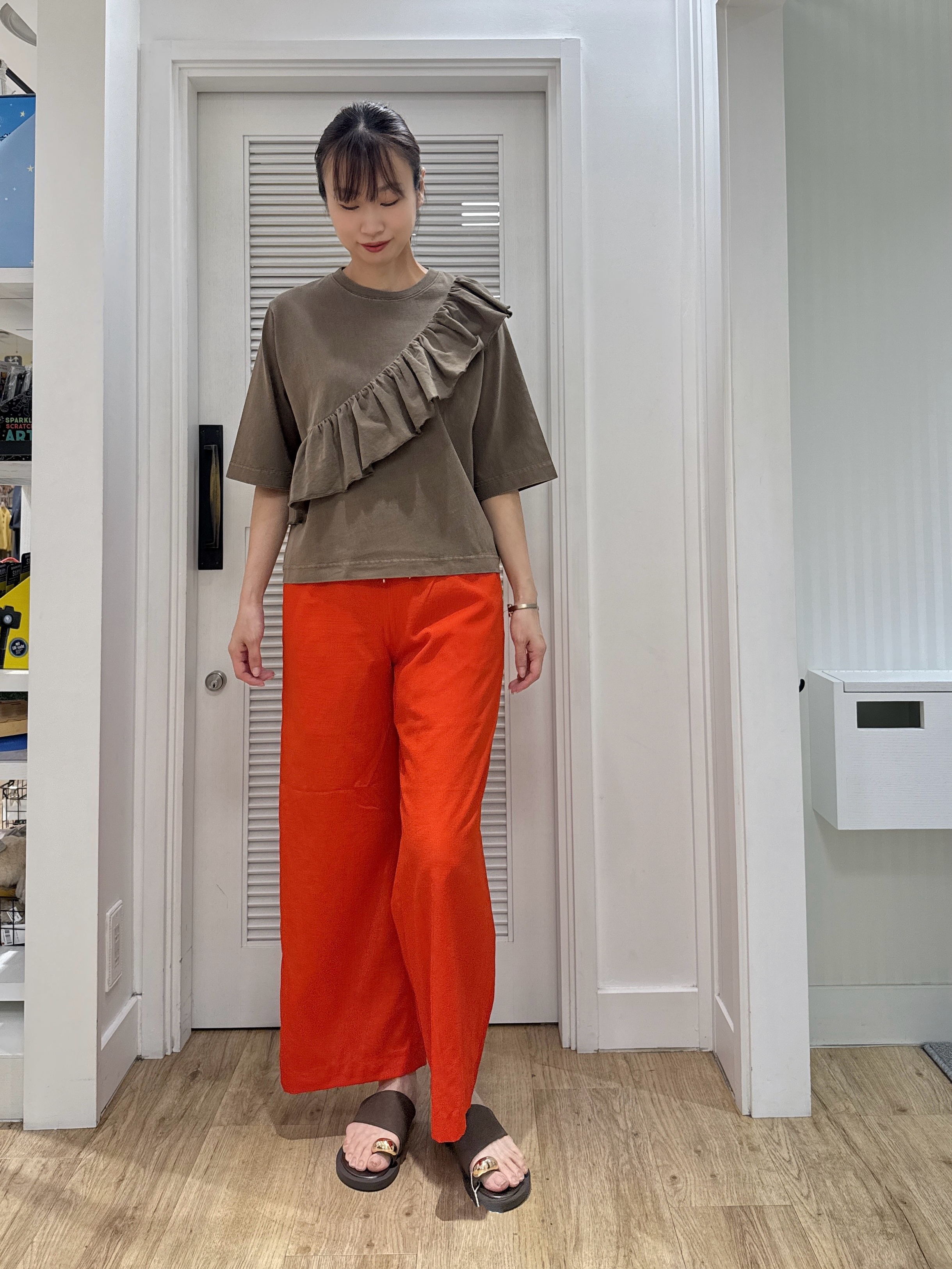 Junさんの「Dessin｜アシメフリル ヴィンテージライクプルオーバー」を使ったコーディネート
