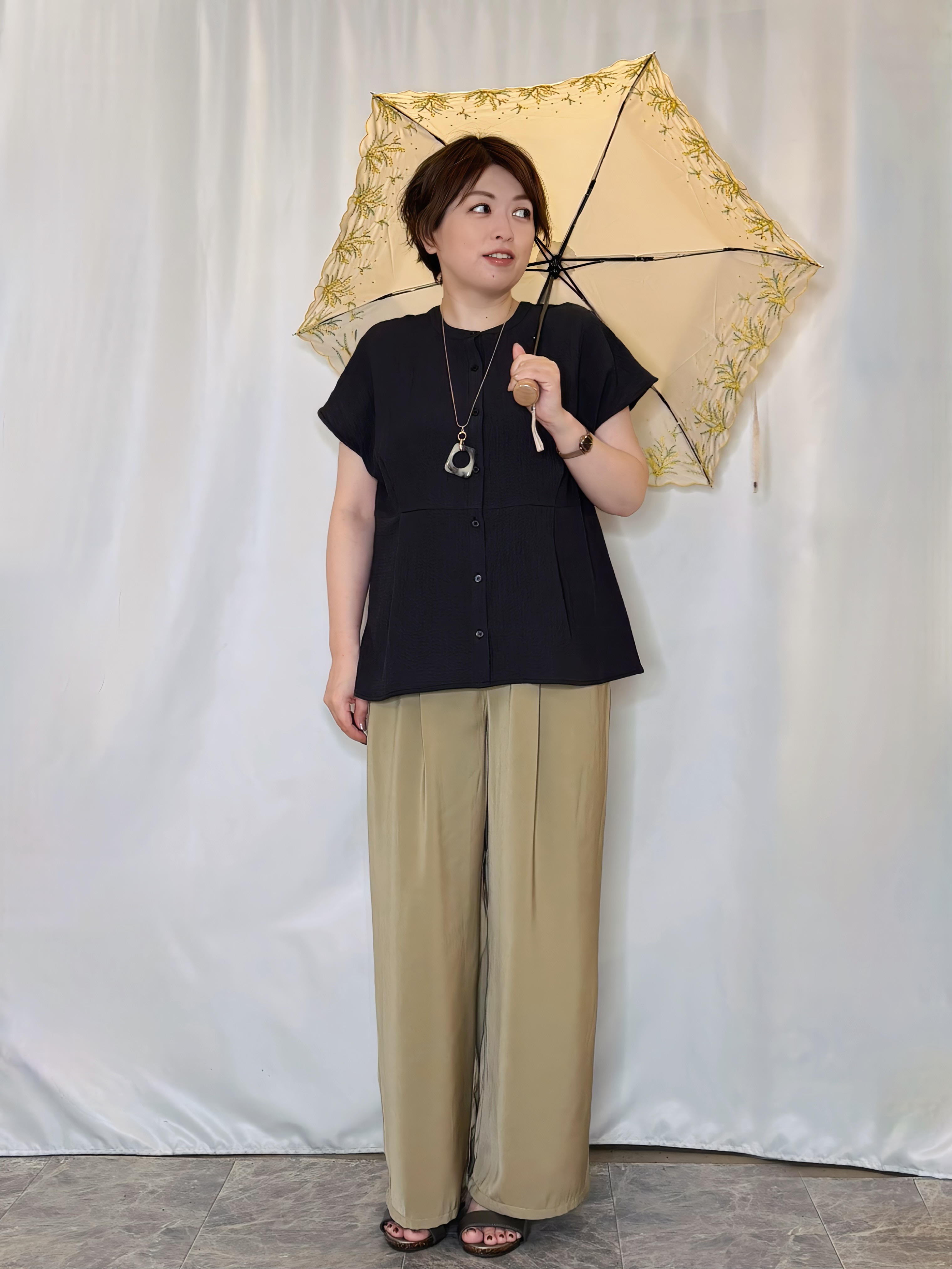 たみさんの「SHOO･LA･RUE｜【前後2WAY/S-LL/洗濯機可】インしない リボンがアクセント ウエストタックブラウス」を使ったコーディネート