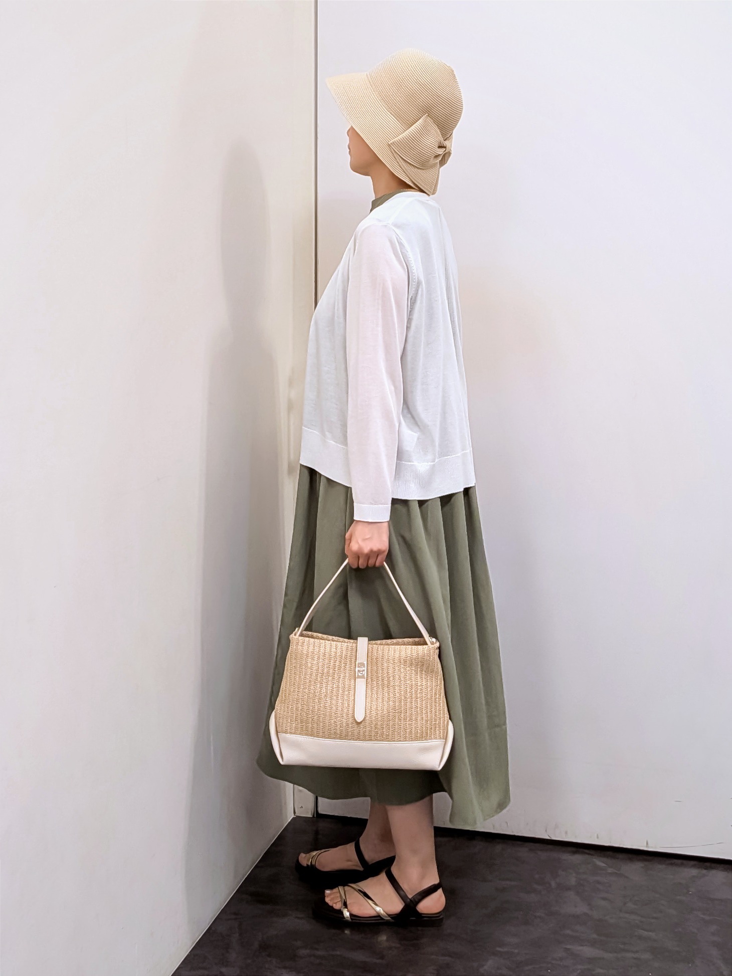 やまちゃんさんの「grove｜高評価！【接触冷感／UVカットetc】ベーシックショートカーディガン」を使ったコーディネート