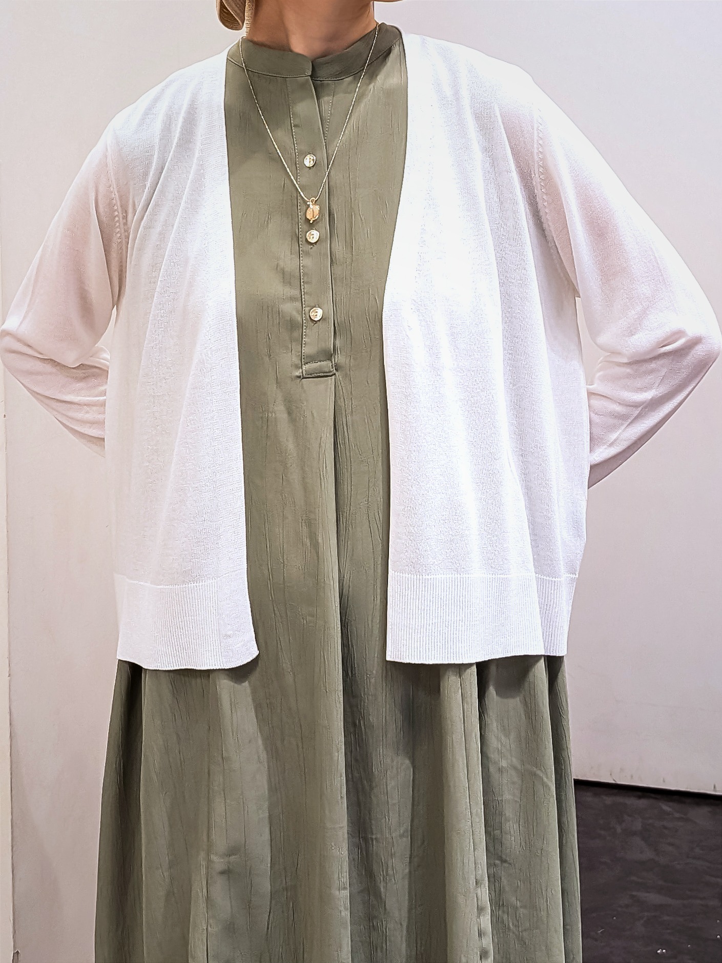 やまちゃんさんの「grove｜高評価！【接触冷感／UVカットetc】ベーシックショートカーディガン」を使ったコーディネート