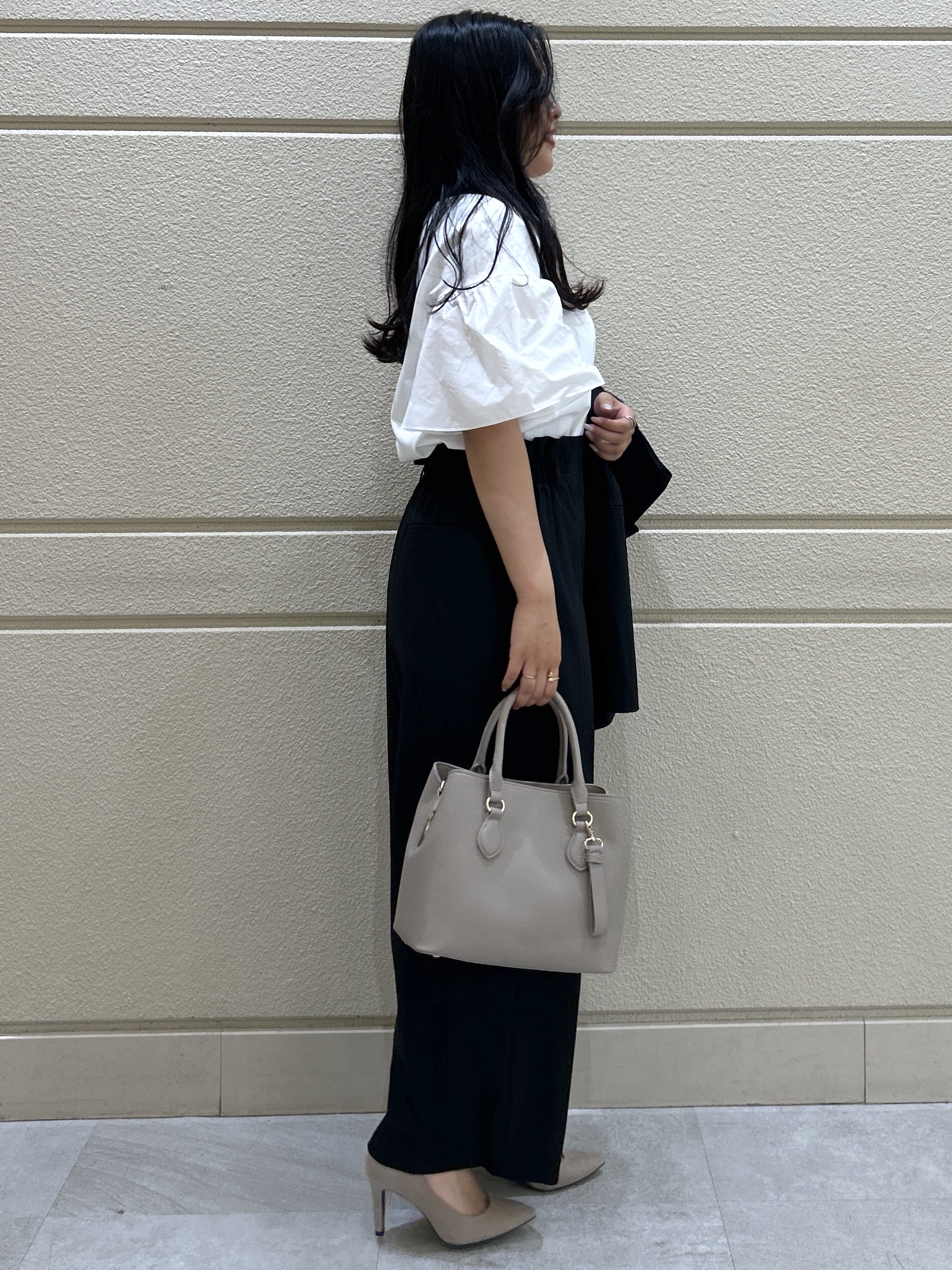 Momokaさんの「COUP DE CHANCE｜【手洗い可／日本製】ギャザーフレアスリーブ　プルオーバー」を使ったコーディネート