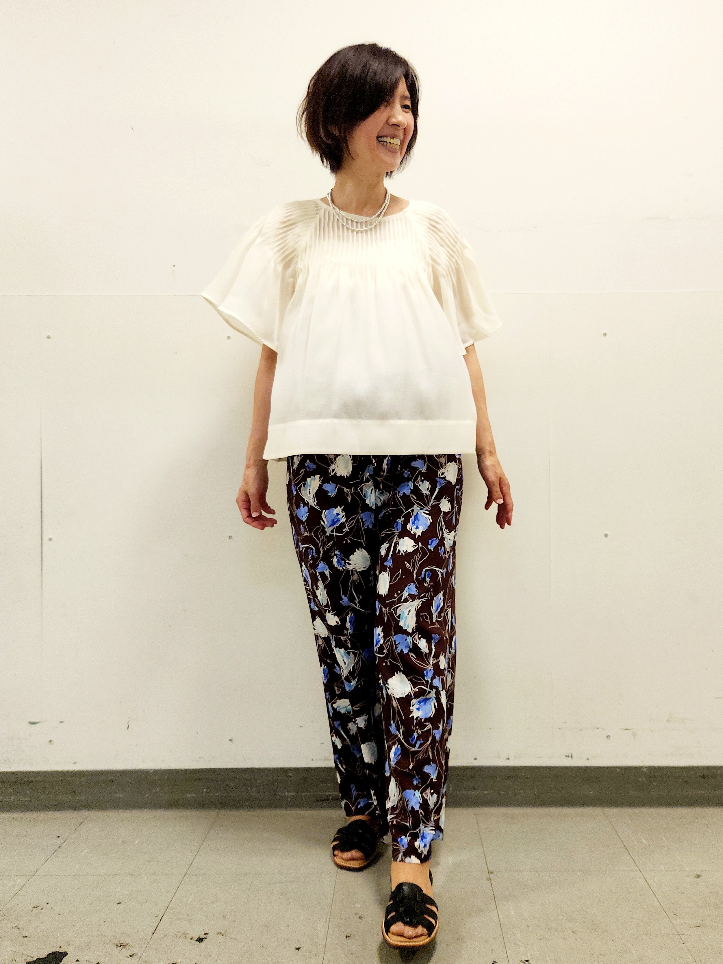 mayumayuさんの「Reflect｜ピンタックデザインフレアスリーブブラウス」を使ったコーディネート
