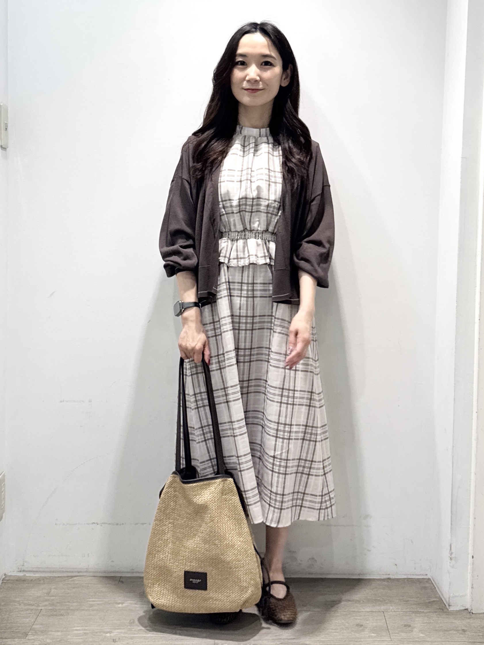 yuicciさんの「OPAQUE.CLIP｜【接触冷感】シアーショートトッパーカーディガン《洗濯機OK／抗ピル》」を使ったコーディネート
