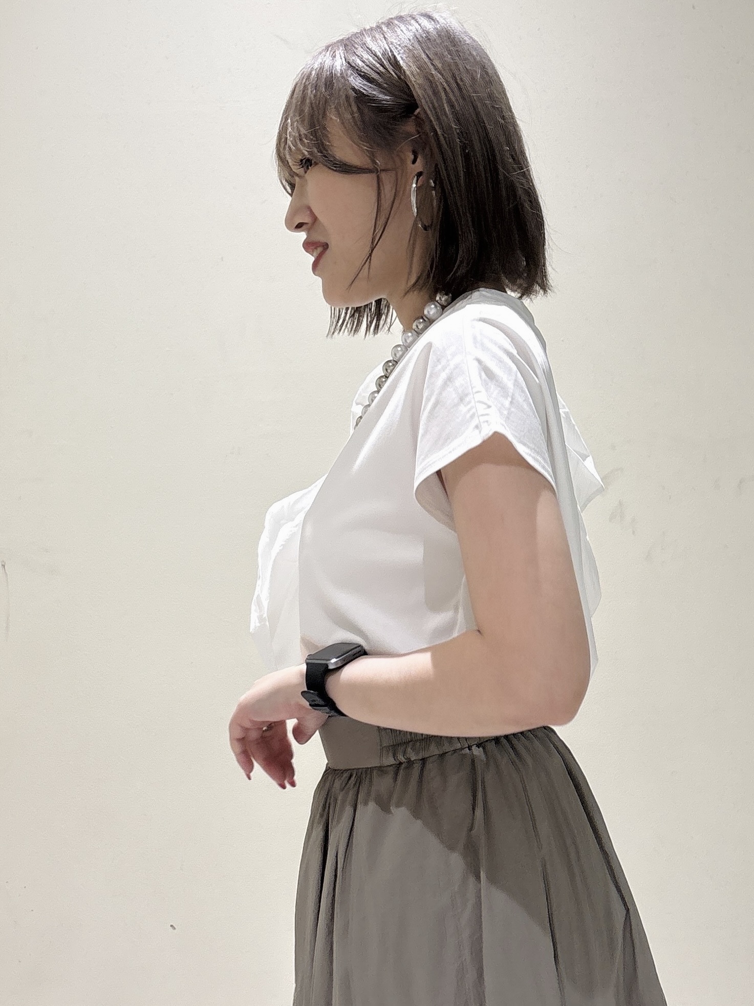 みきちぃさんの「OPAQUE.CLIP｜【UVケア／接触冷感】アシメフリルドッキングカットソー《洗濯機OK》」を使ったコーディネート