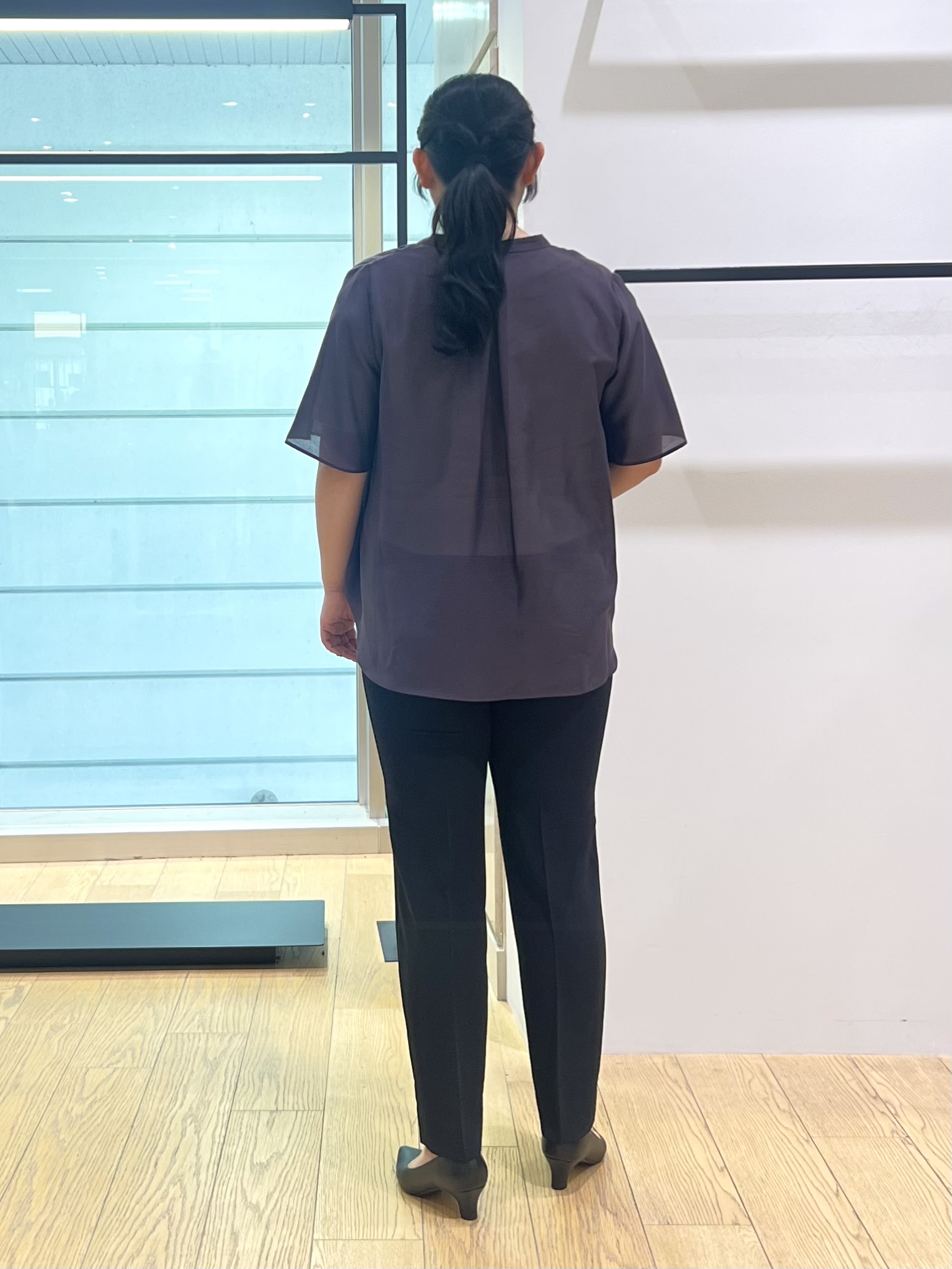 shimaさんの「INDIVI｜【接触冷感/洗える】シアーシャンブレーピンタックブラウス」を使ったコーディネート