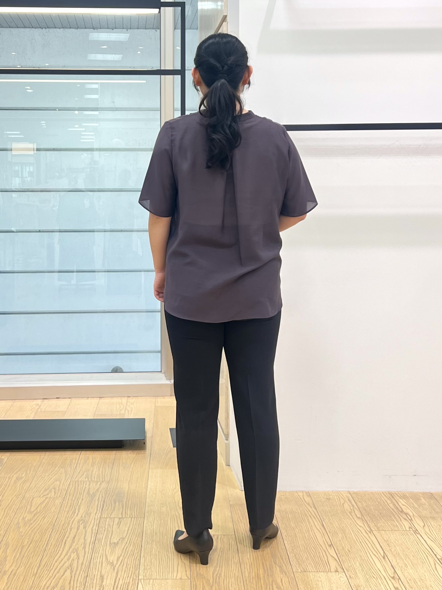 shimaさんの「INDIVI｜【接触冷感/洗える】シアーシャンブレーピンタックブラウス」を使ったコーディネート