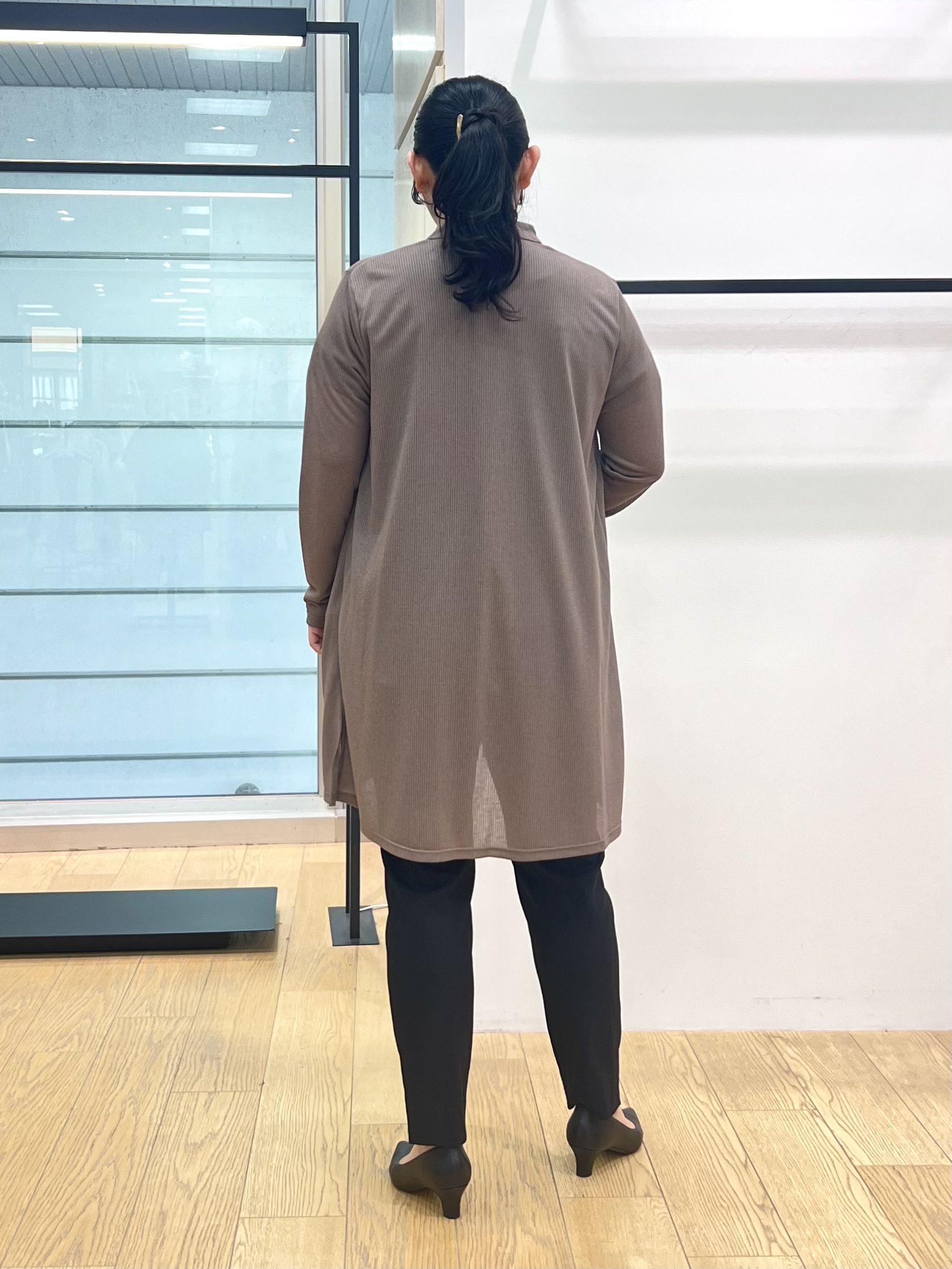 shimaさんの「INDIVI｜【洗える／アンサンブル可能】シアースストライプカーディガン」を使ったコーディネート