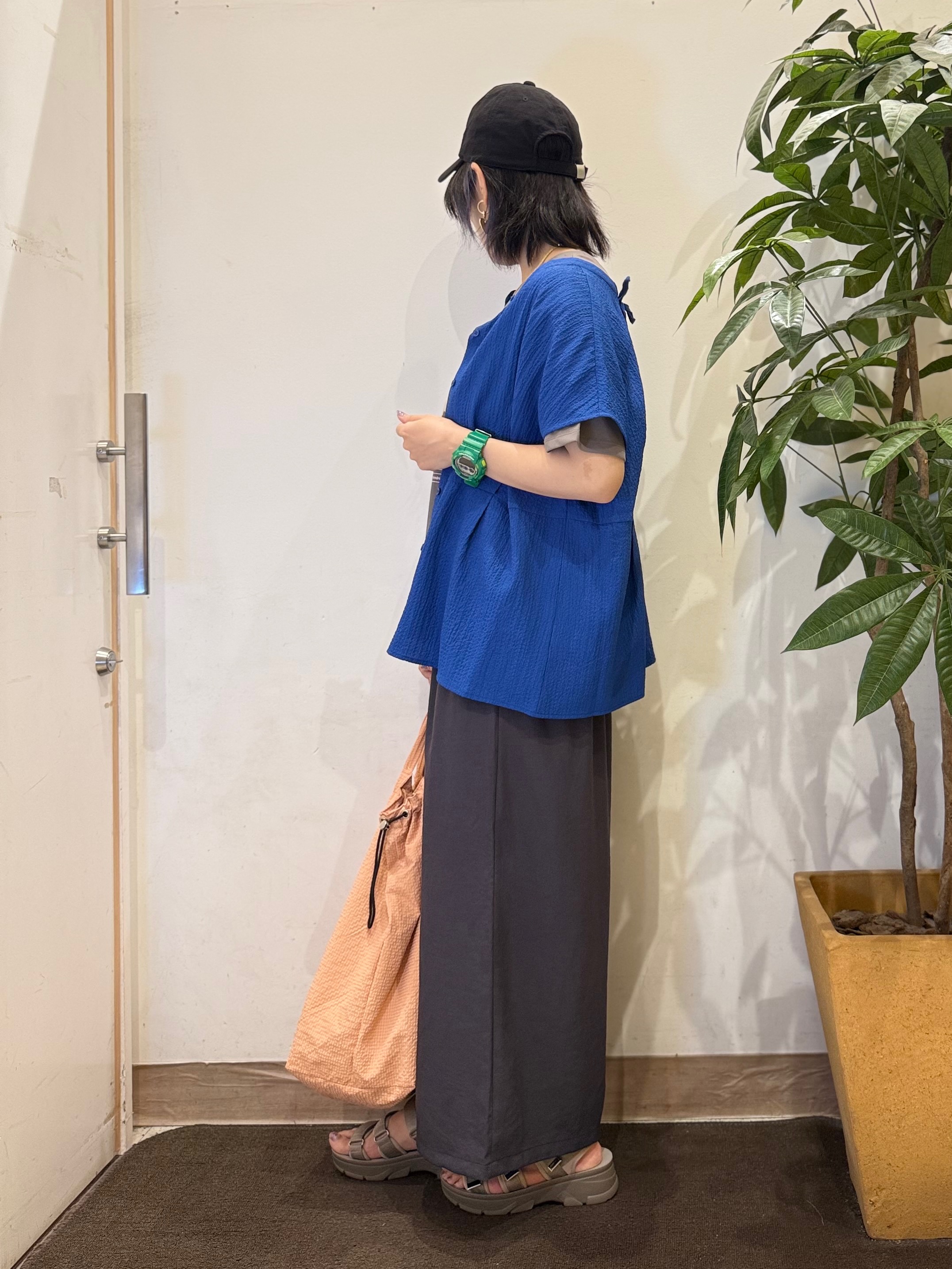 misakiさんの「SHOO･LA･RUE｜【前後2WAY/S-LL/洗濯機可】インしない リボンがアクセント ウエストタックブラウス」を使ったコーディネート
