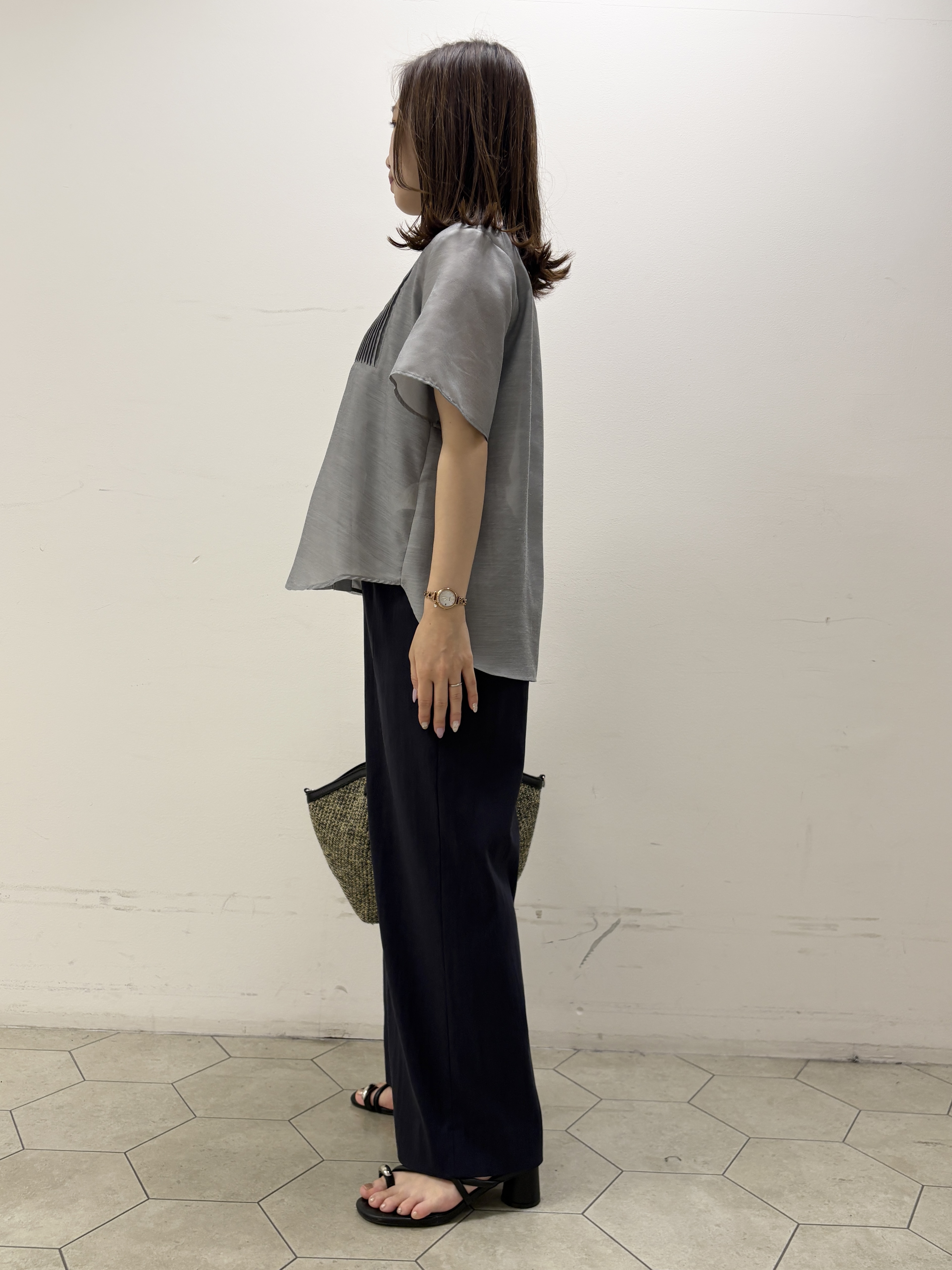 kahoさんの「INDIVI｜【接触冷感/洗える】シアーシャンブレーピンタックブラウス」を使ったコーディネート