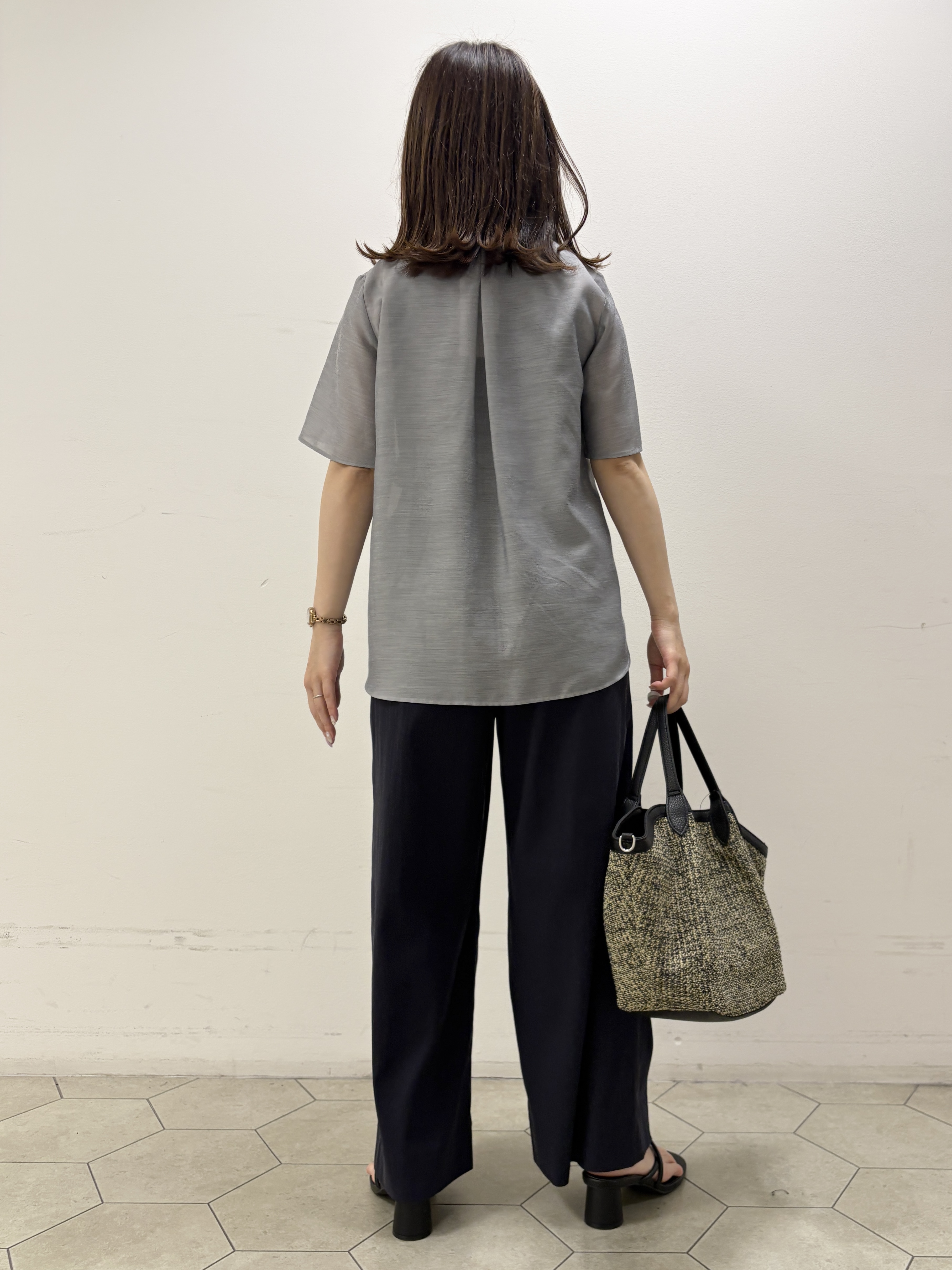 kahoさんの「INDIVI｜【接触冷感/洗える】シアーシャンブレーピンタックブラウス」を使ったコーディネート