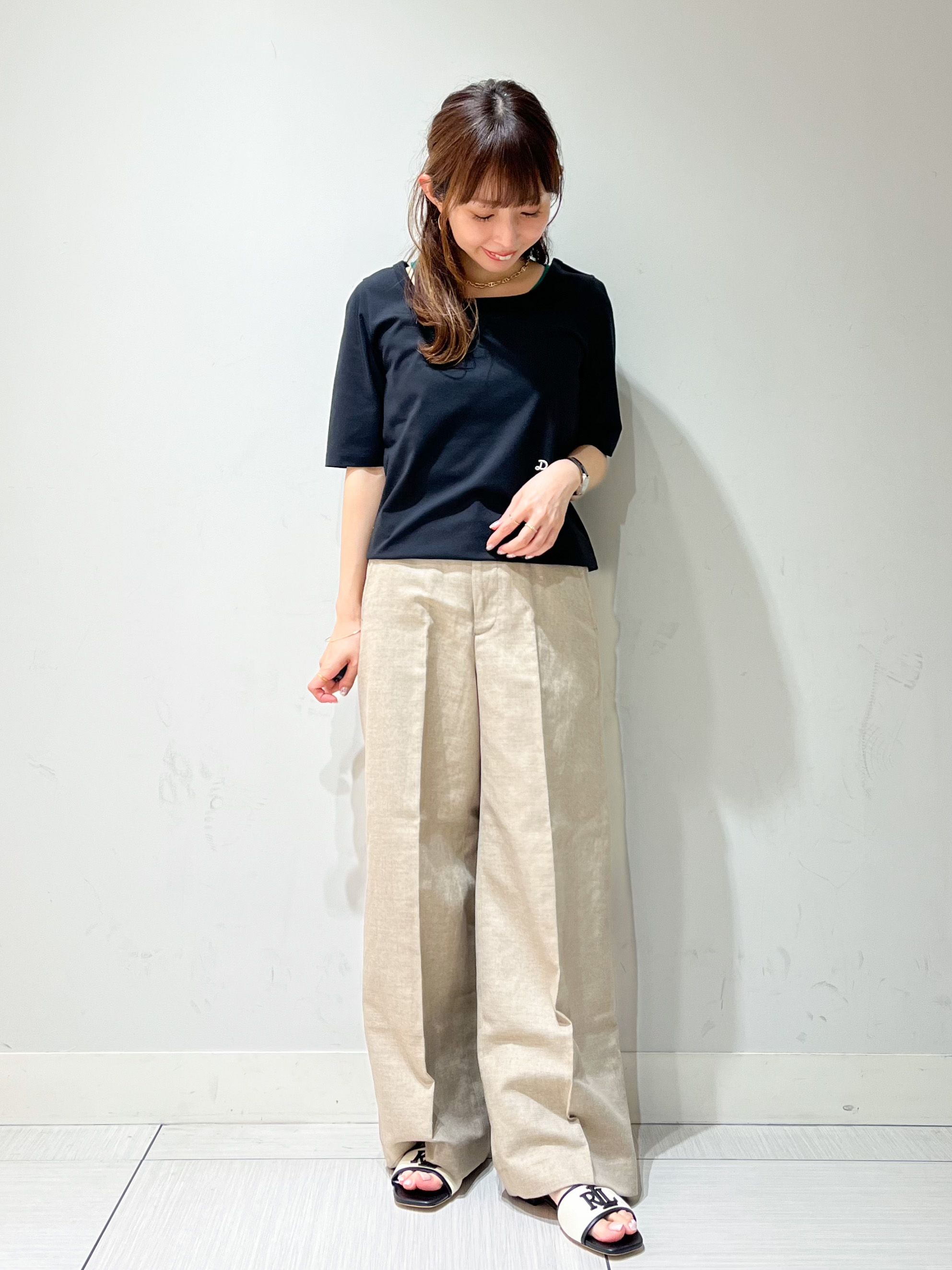 じゅんさんの「DRESSTERIOR｜【接触冷感/UVカット/抗菌防臭/しわ防止】クールデオドラント スクエアネックプルオーバー」を使ったコーディネート