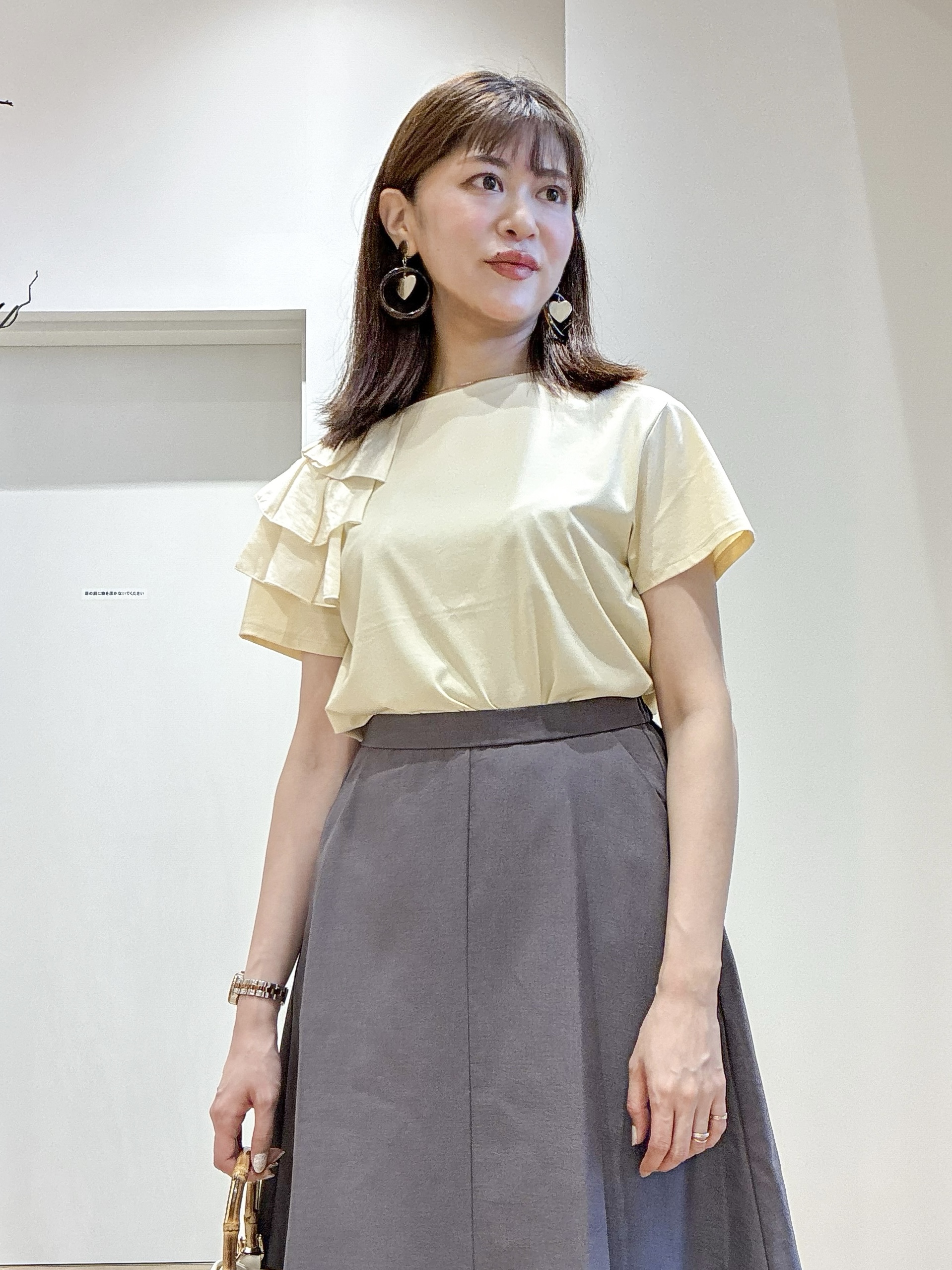 もんちゃんさんの「OPAQUE.CLIP｜【接触冷感】アシメフリルドッキングカットソー《UVケア／洗濯機OK》」を使ったコーディネート