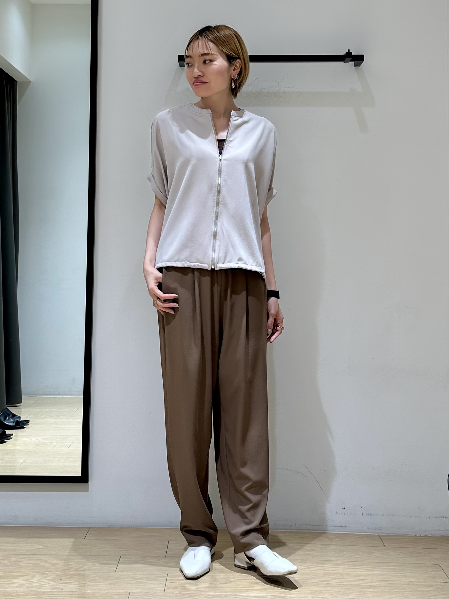 YORIKOさんの「INDIVI｜【着る日傘】ドルマンフォルムブルゾン」を使ったコーディネート