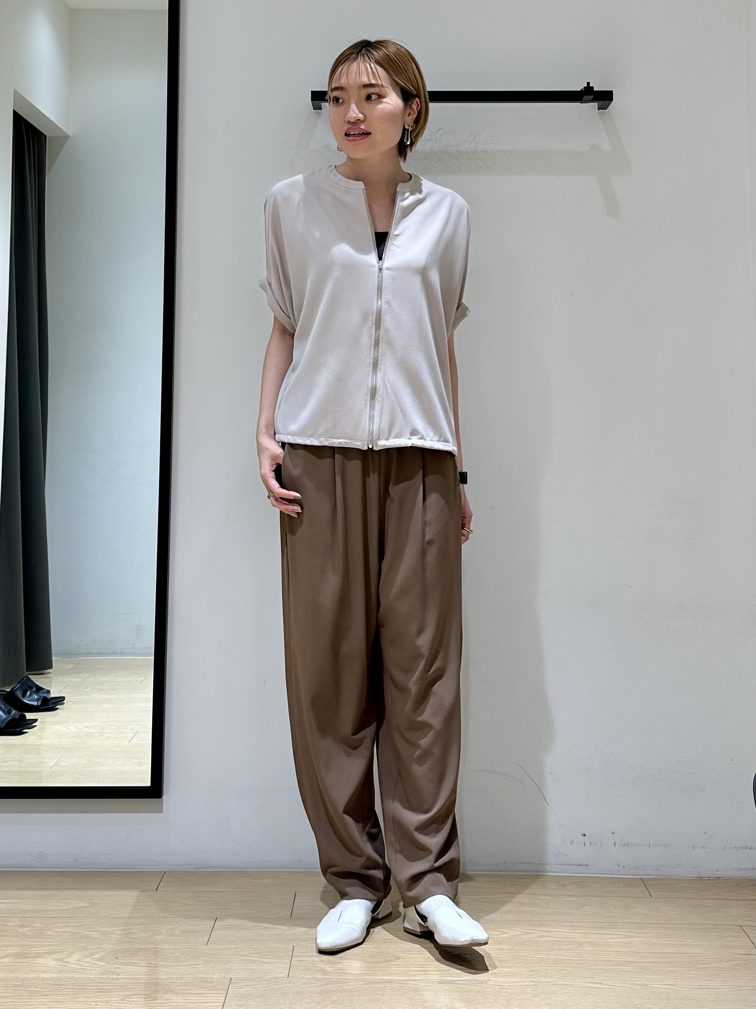 YORIKOさんの「INDIVI｜【着る日傘】ドルマンフォルムブルゾン」を使ったコーディネート