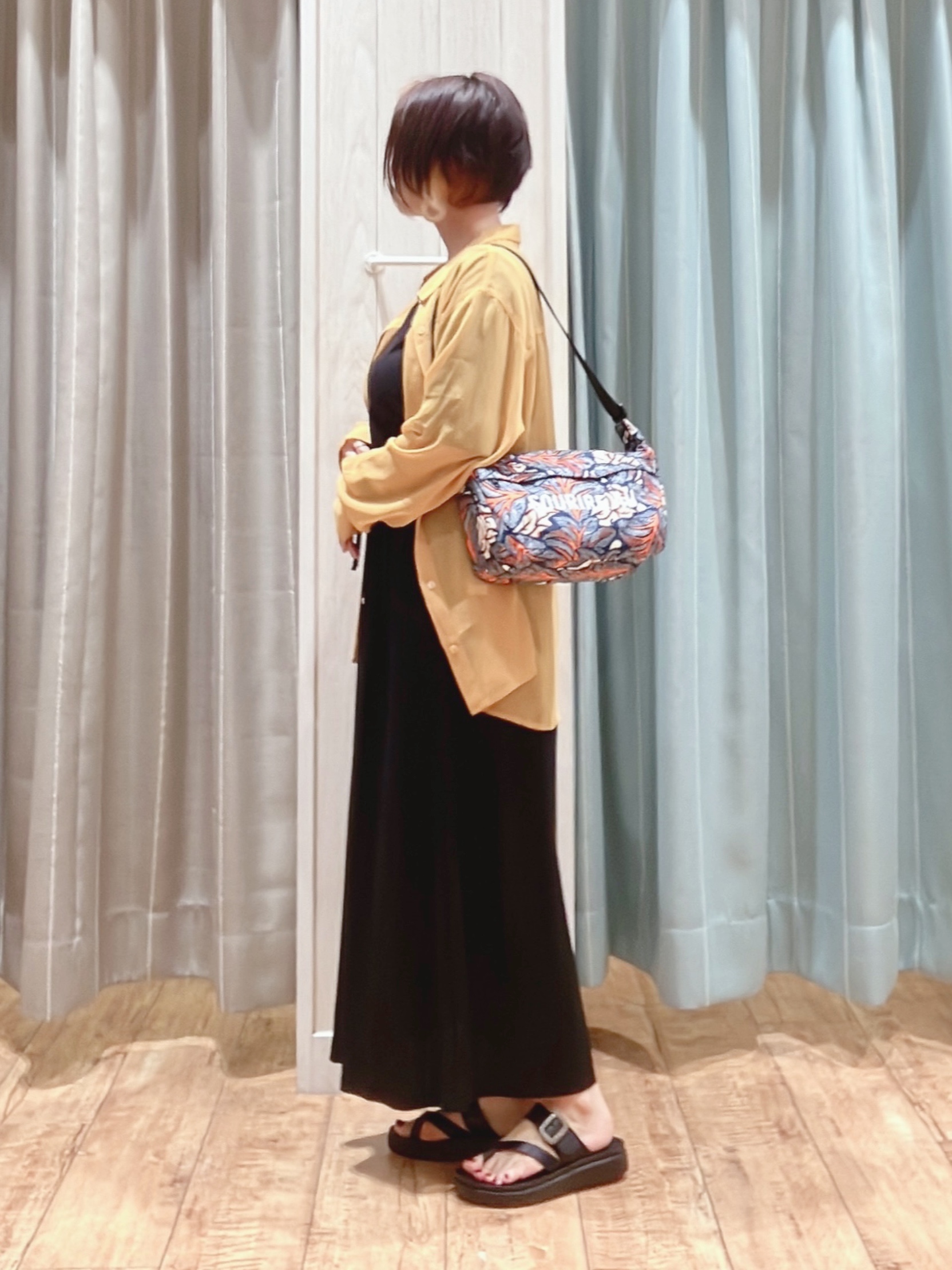 aaamiさんの「SHOO･LA･RUE｜【洗濯機可】ダブルポケット 楊柳しぼしぼシアーシャツ」を使ったコーディネート
