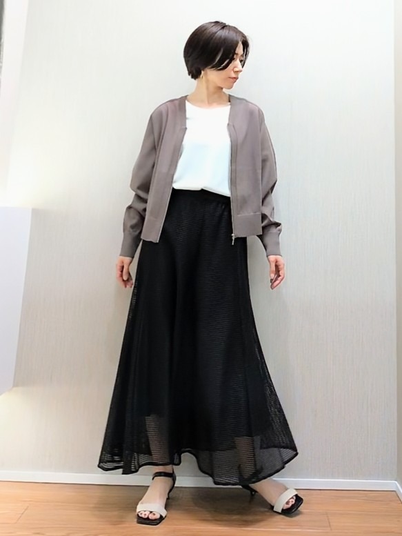 ミズタさんの「UNTITLED｜【アンサンブル可/日除け・冷房対策】シアーレーヨンZIPカーディガン」を使ったコーディネート