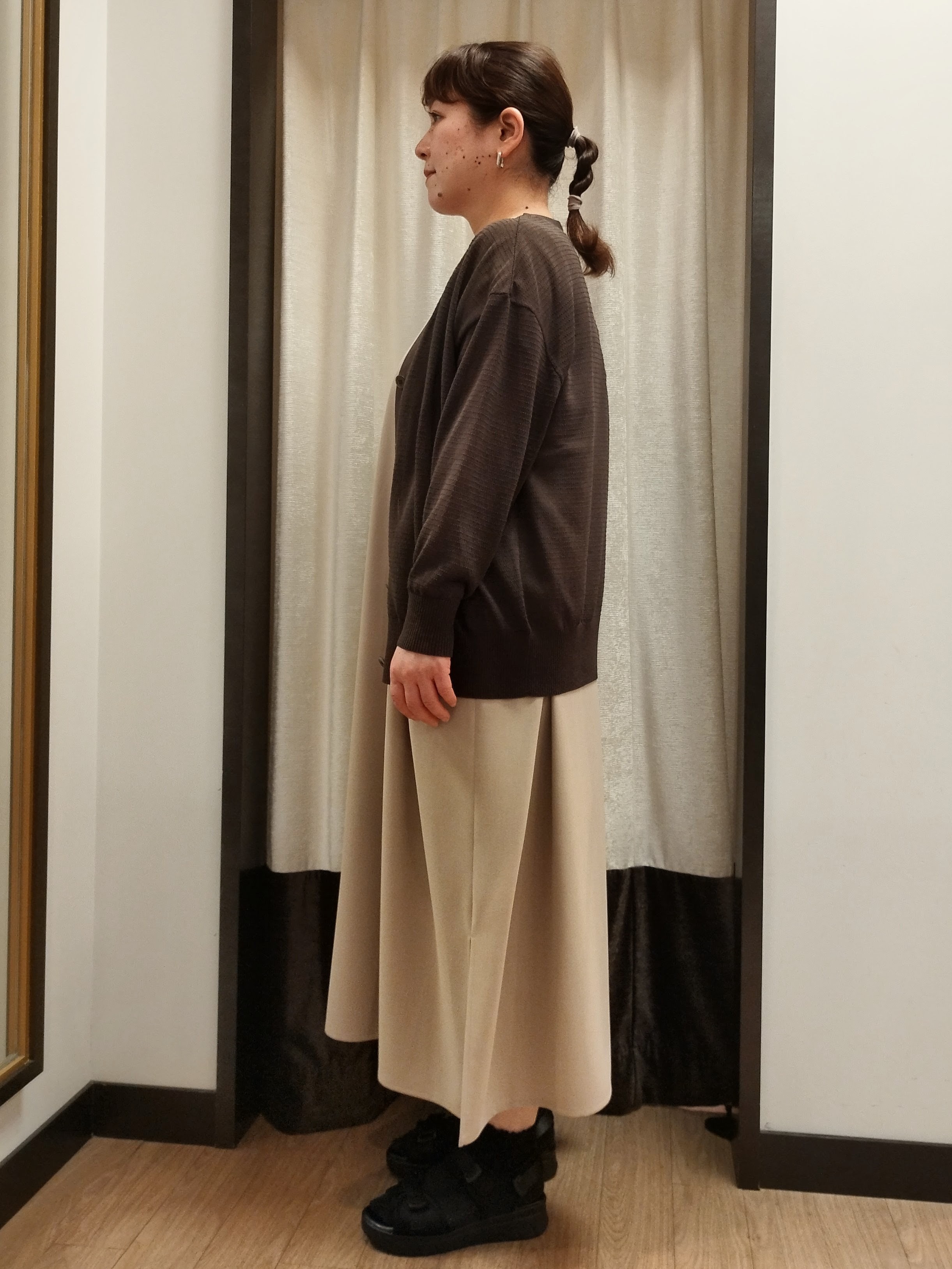 junさんの「Reflect｜オフボディVネックニットカーディガン」を使ったコーディネート