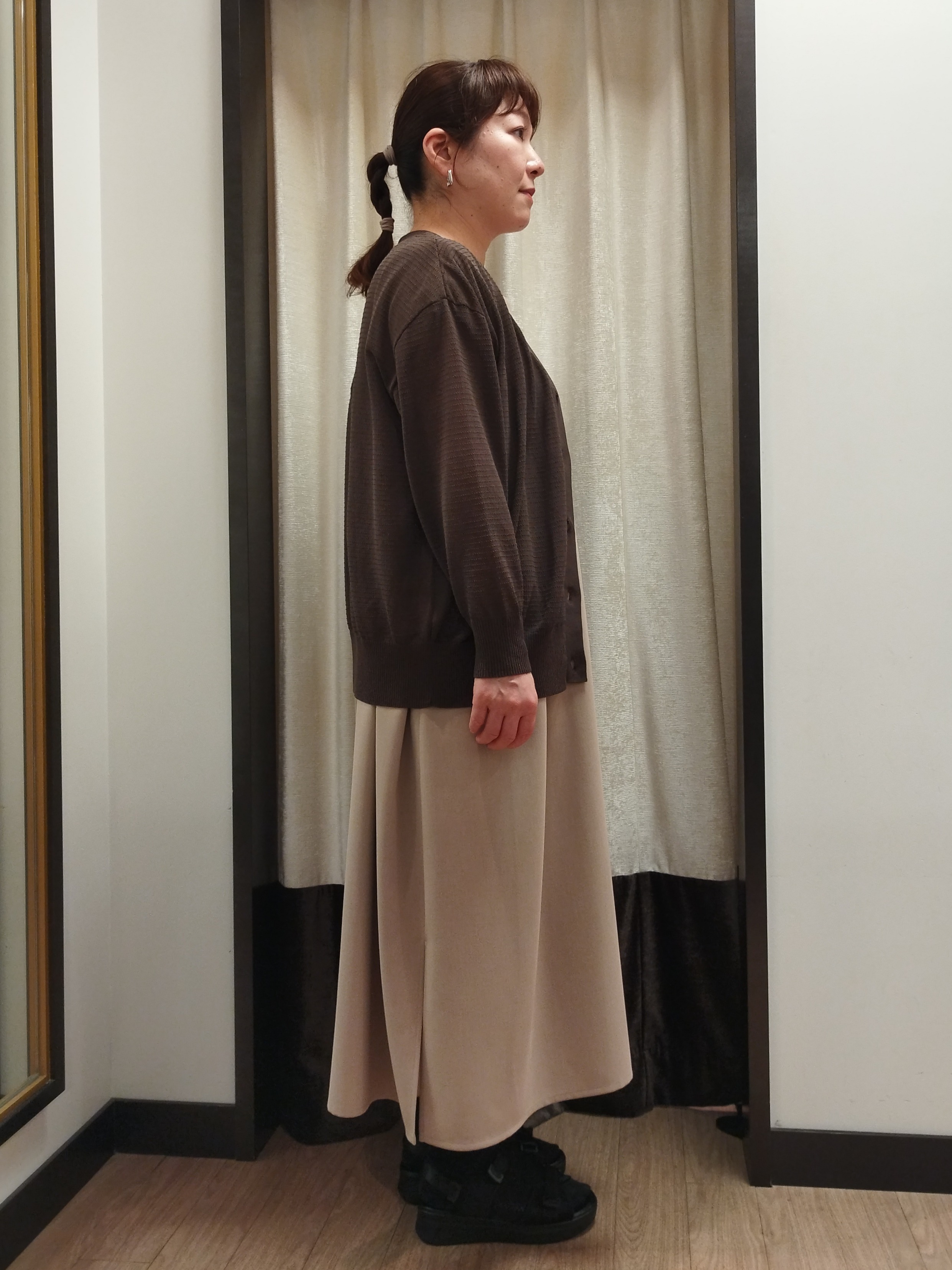 junさんの「Reflect｜オフボディVネックニットカーディガン」を使ったコーディネート