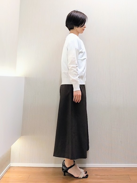 ミズタさんの「UNTITLED｜【9色展開/アンサンブル可】コットンクルーネックカーディガン」を使ったコーディネート