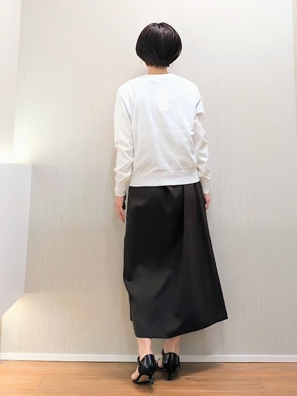 ミズタさんの「UNTITLED｜【9色展開/アンサンブル可】コットンクルーネックカーディガン」を使ったコーディネート