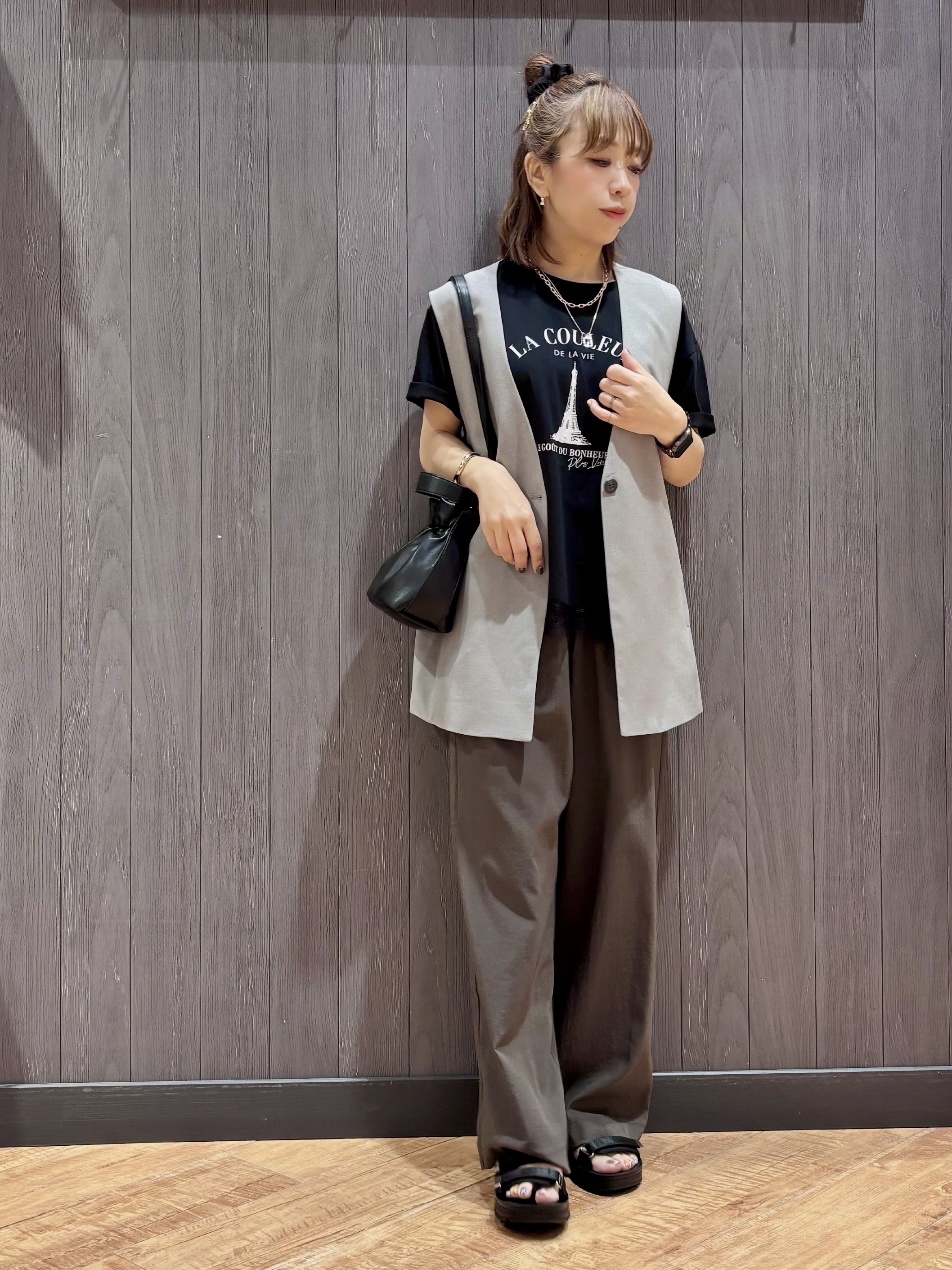 meiさんの「SHOO･LA･RUE｜【セットアップ可/洗濯後しわになりにくい/S-LL】シンプルで合わせやすい ノーカラージレ」を使ったコーディネート