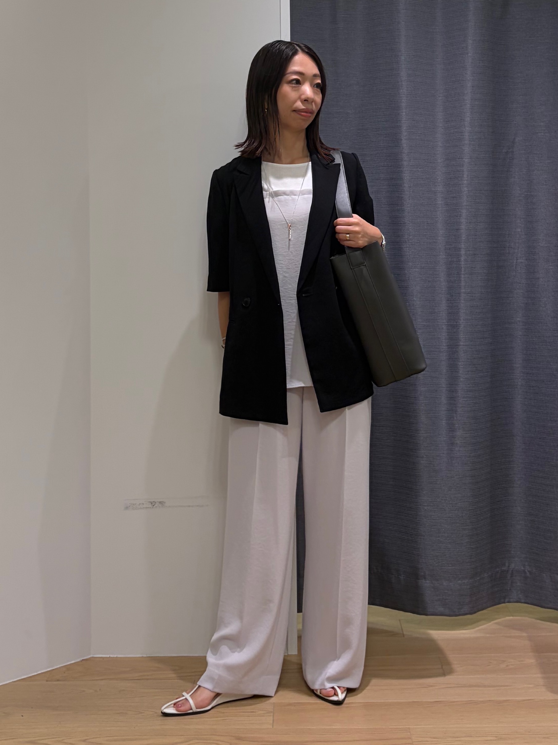 Mikoさんの「INDIVI｜【着る日傘／SETUP可能】ビスチェレイヤード風トップス」を使ったコーディネート